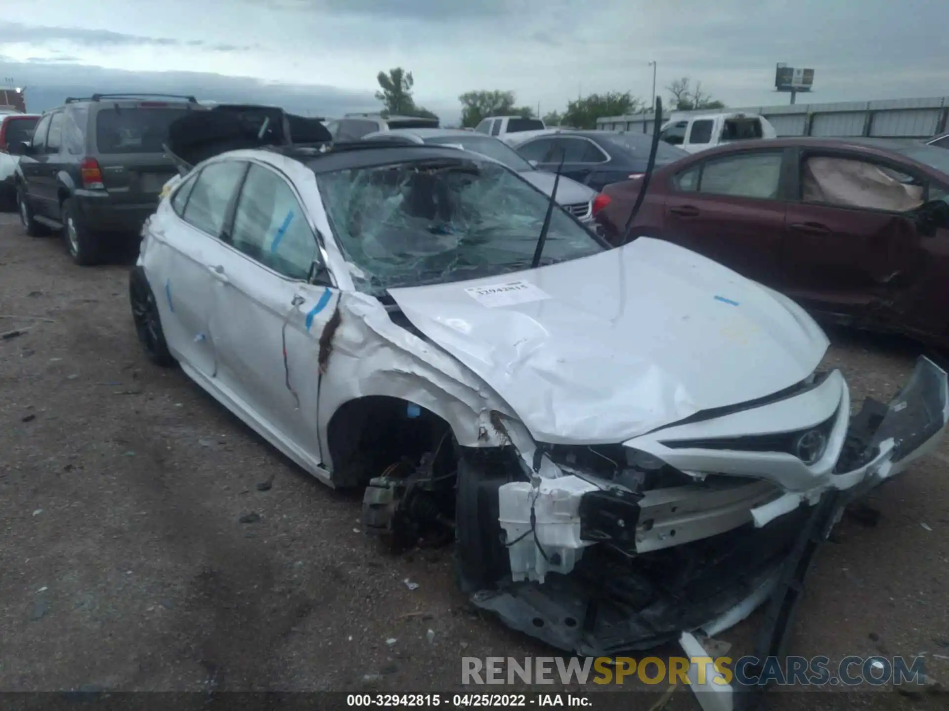 6 Photograph of a damaged car 4T1K61AK1MU411169 TOYOTA CAMRY 2021