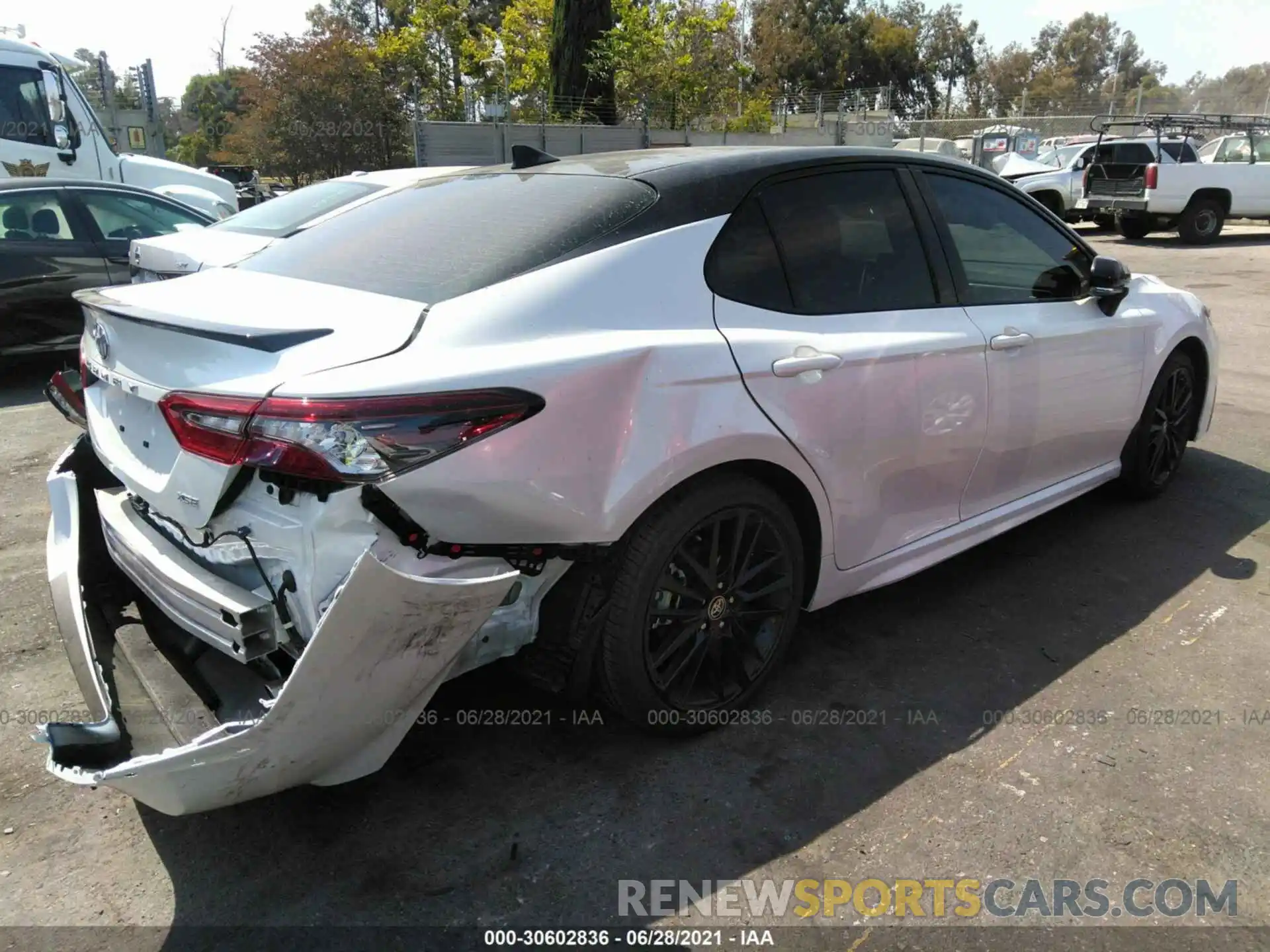 4 Photograph of a damaged car 4T1K61AK1MU411799 TOYOTA CAMRY 2021