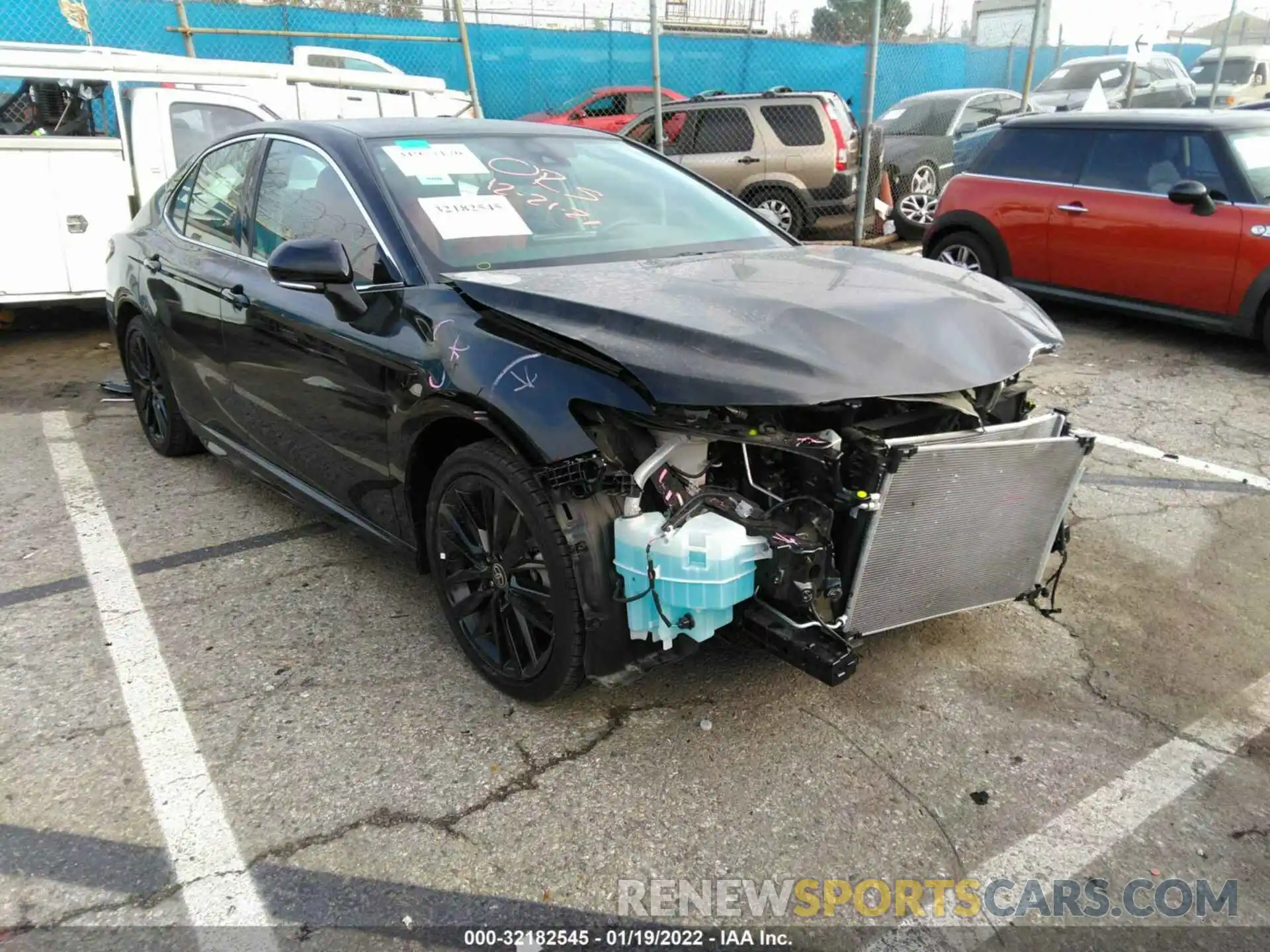 1 Photograph of a damaged car 4T1K61AK1MU423628 TOYOTA CAMRY 2021