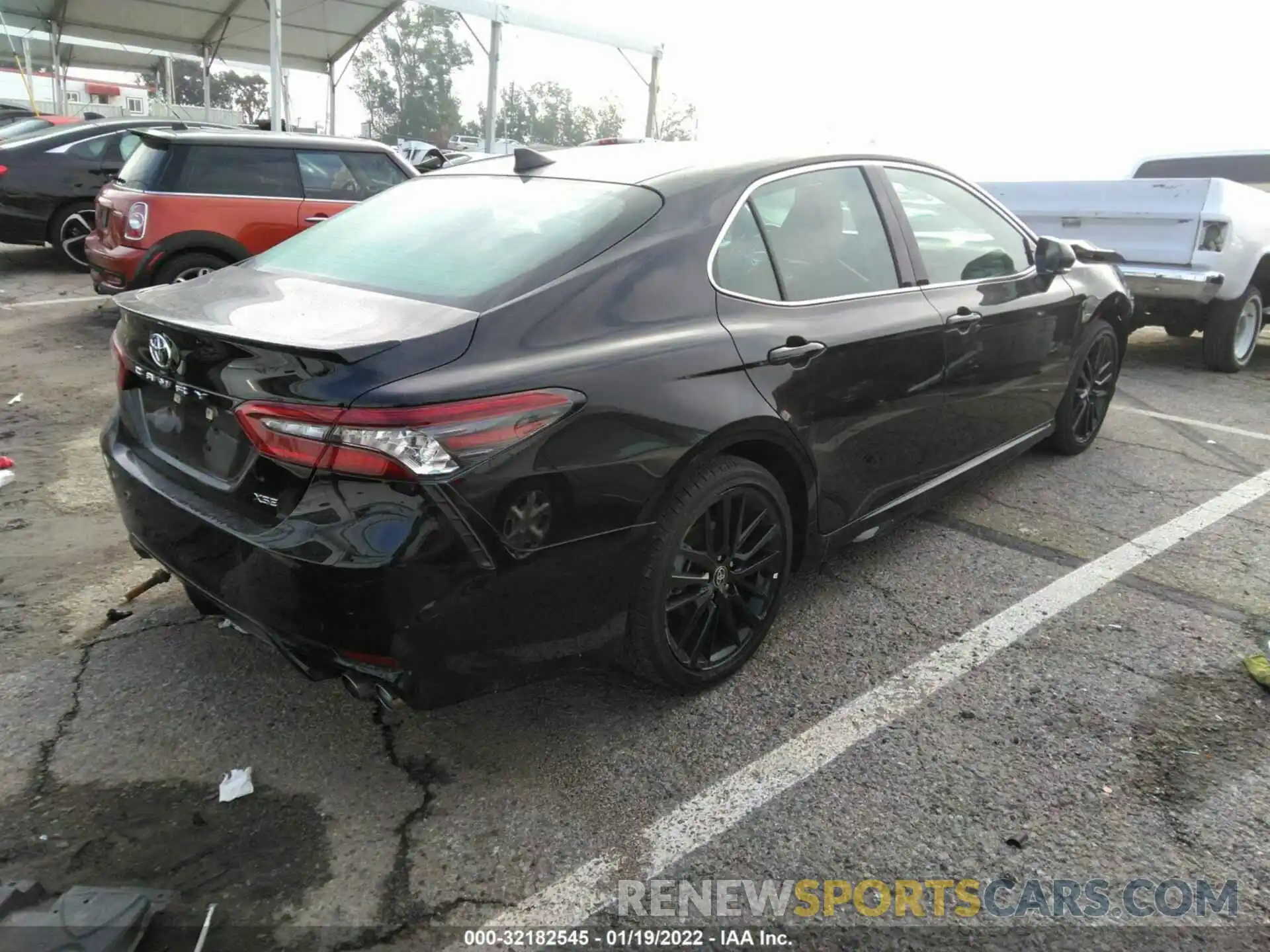 4 Photograph of a damaged car 4T1K61AK1MU423628 TOYOTA CAMRY 2021