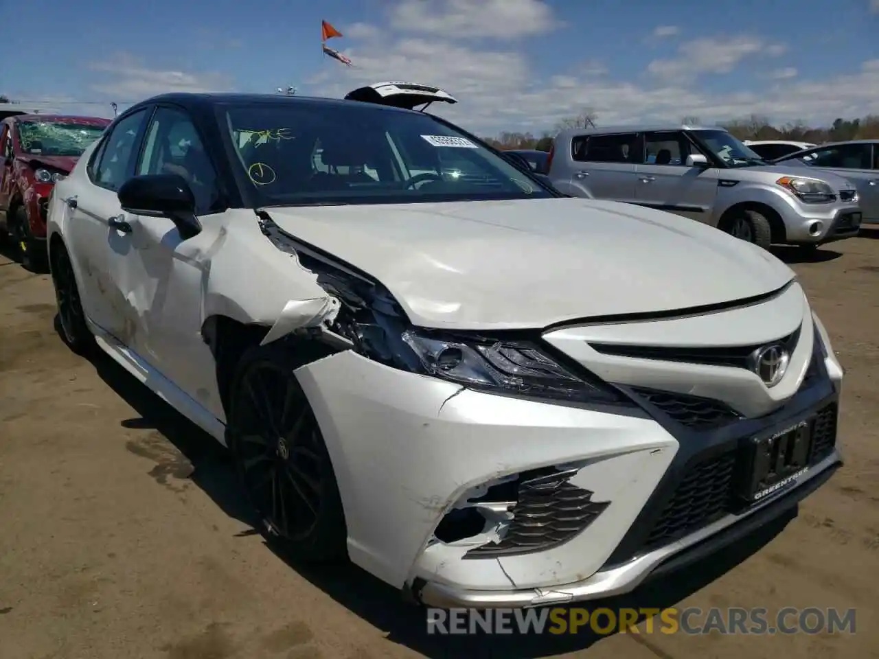 1 Photograph of a damaged car 4T1K61AK1MU426349 TOYOTA CAMRY 2021