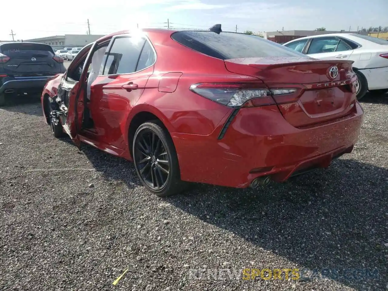 3 Photograph of a damaged car 4T1K61AK1MU442762 TOYOTA CAMRY 2021