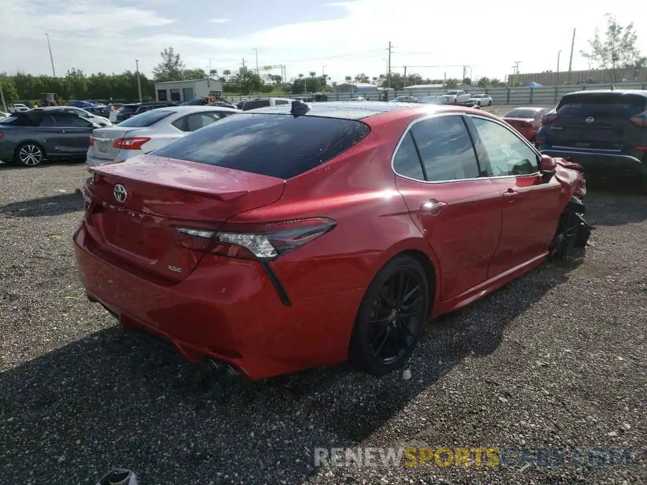 4 Photograph of a damaged car 4T1K61AK1MU442762 TOYOTA CAMRY 2021