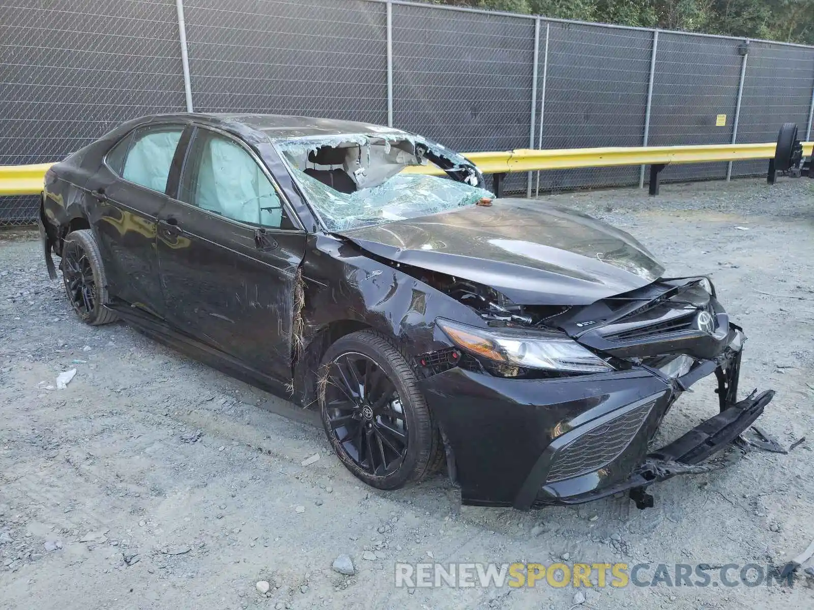 1 Photograph of a damaged car 4T1K61AK1MU450070 TOYOTA CAMRY 2021