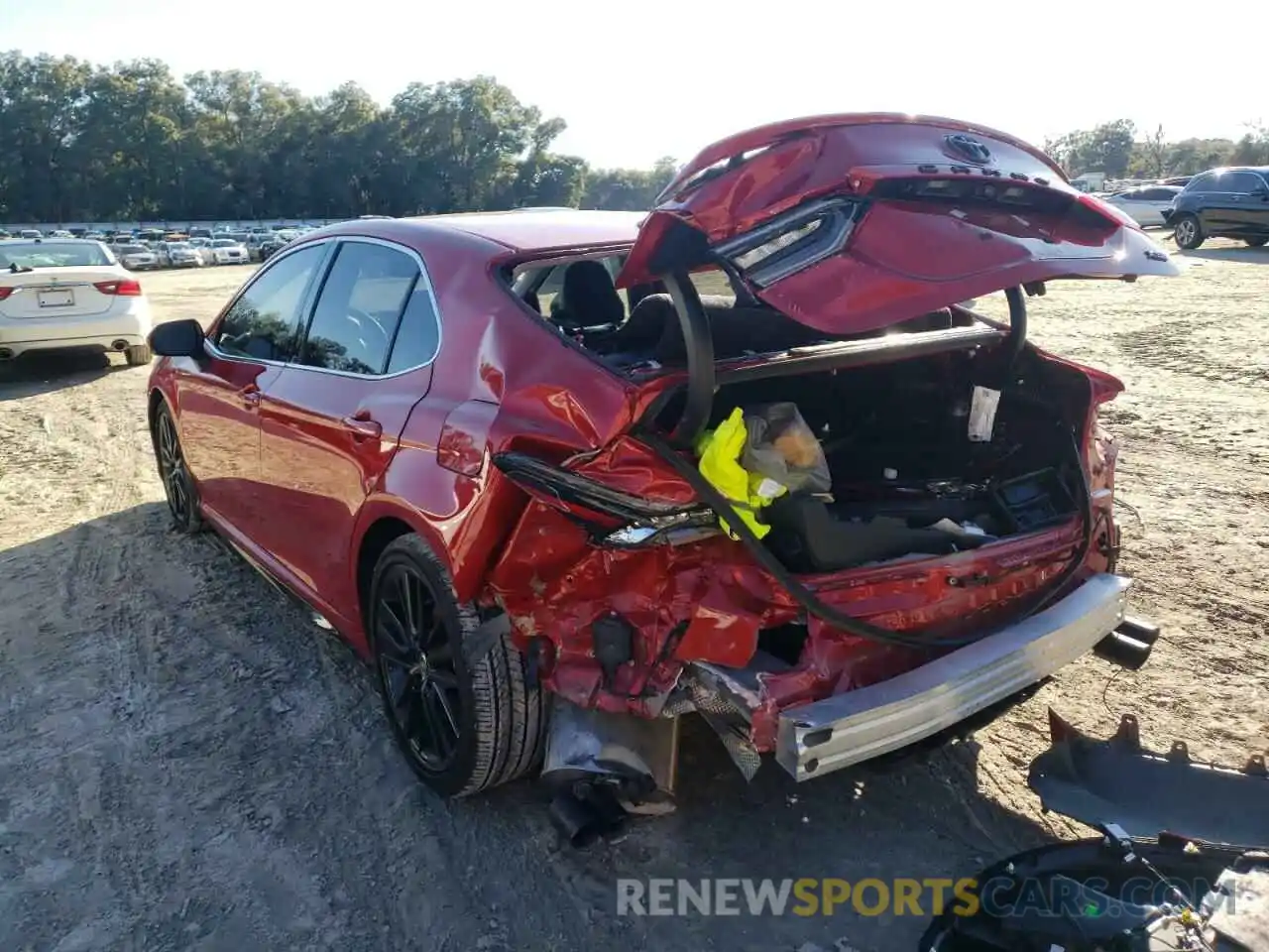 3 Photograph of a damaged car 4T1K61AK1MU450327 TOYOTA CAMRY 2021