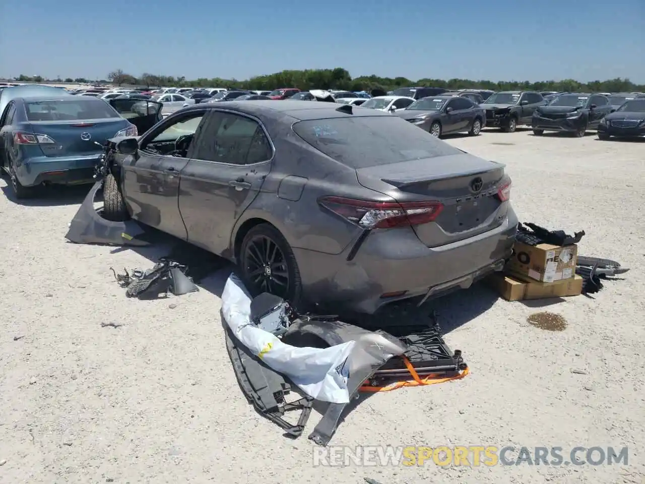 3 Photograph of a damaged car 4T1K61AK1MU485627 TOYOTA CAMRY 2021