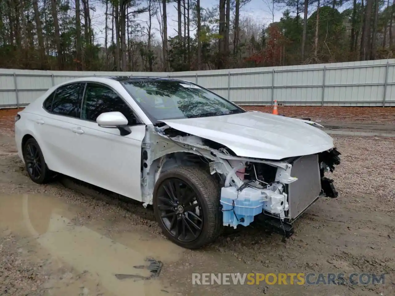 1 Photograph of a damaged car 4T1K61AK1MU524944 TOYOTA CAMRY 2021