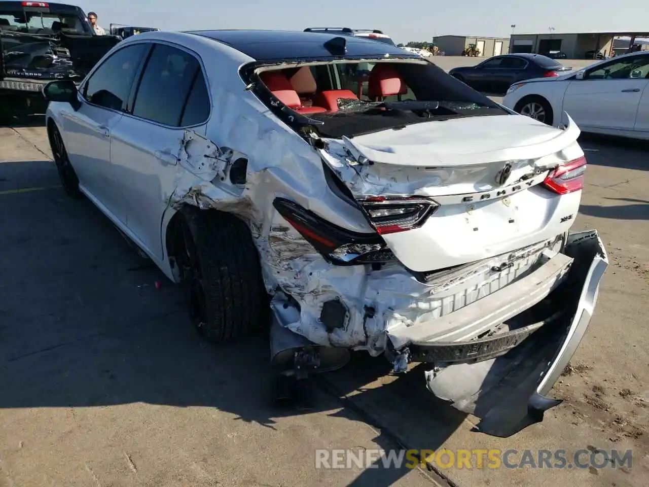 3 Photograph of a damaged car 4T1K61AK1MU578437 TOYOTA CAMRY 2021