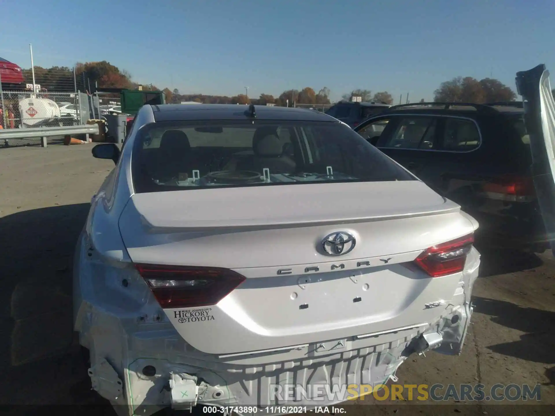 6 Photograph of a damaged car 4T1K61AK1MU595500 TOYOTA CAMRY 2021