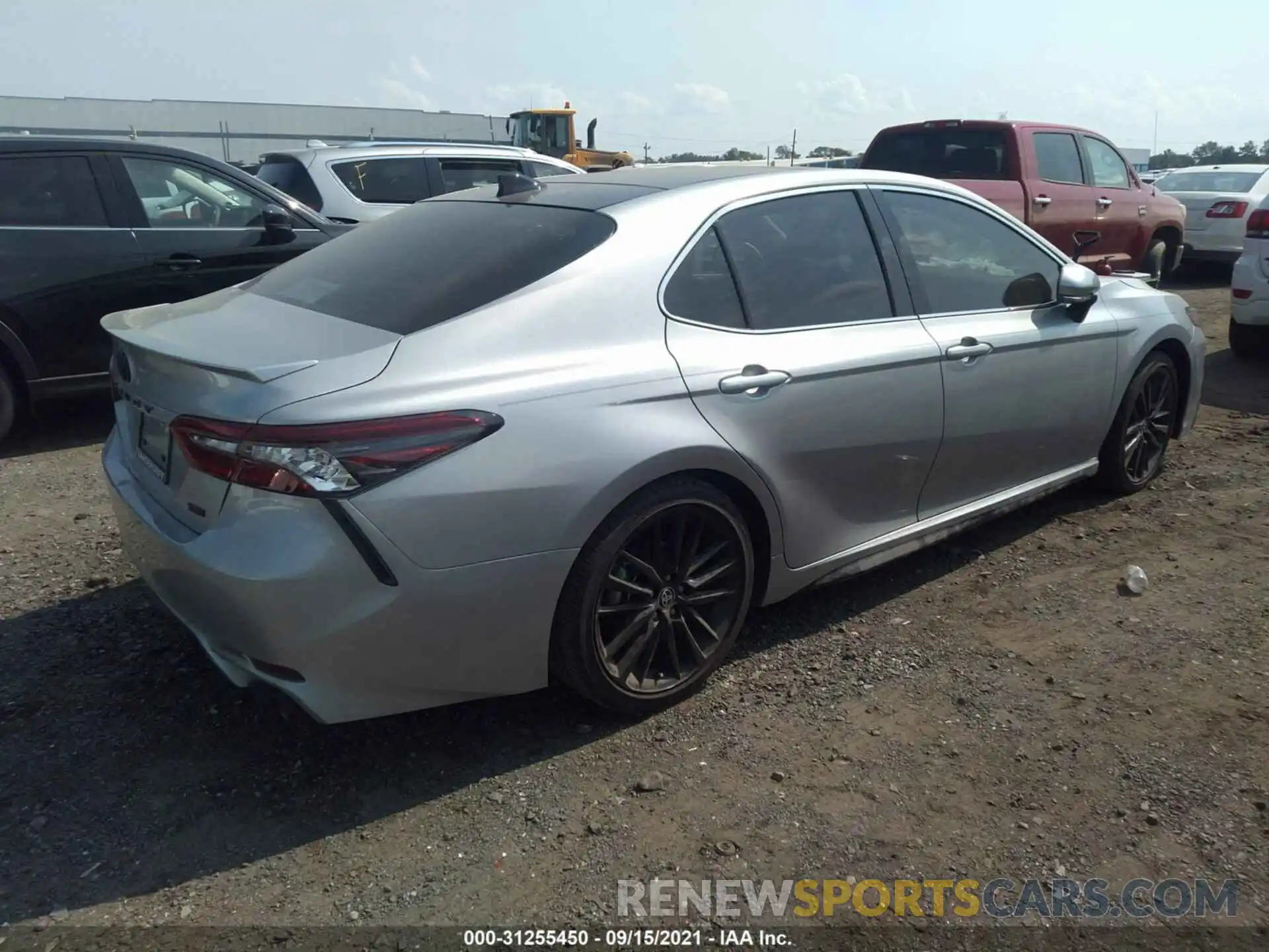 4 Photograph of a damaged car 4T1K61AK2MU419636 TOYOTA CAMRY 2021