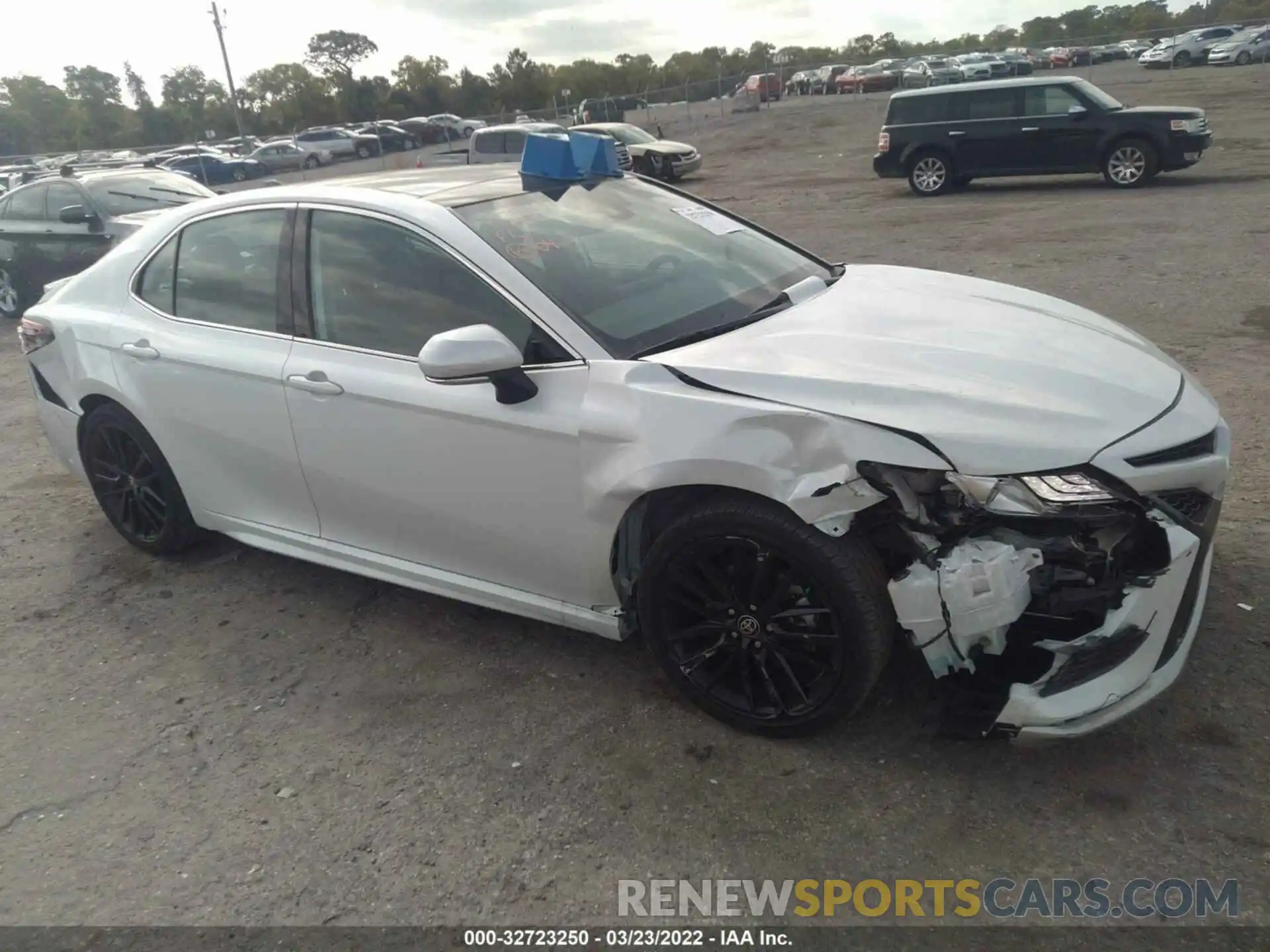 1 Photograph of a damaged car 4T1K61AK2MU425582 TOYOTA CAMRY 2021