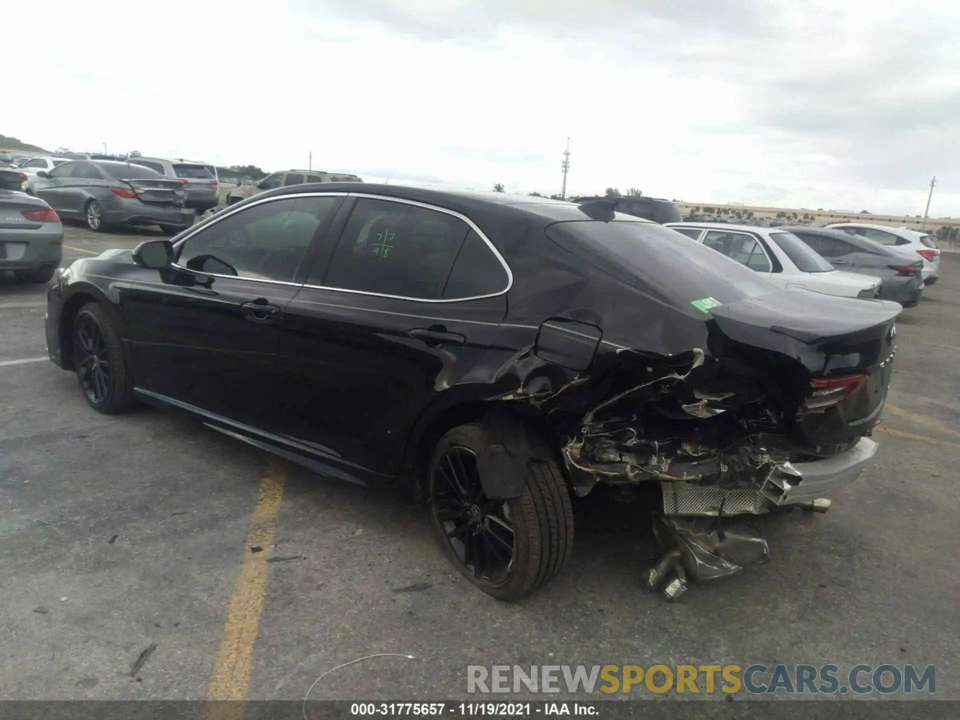 3 Photograph of a damaged car 4T1K61AK2MU441197 TOYOTA CAMRY 2021