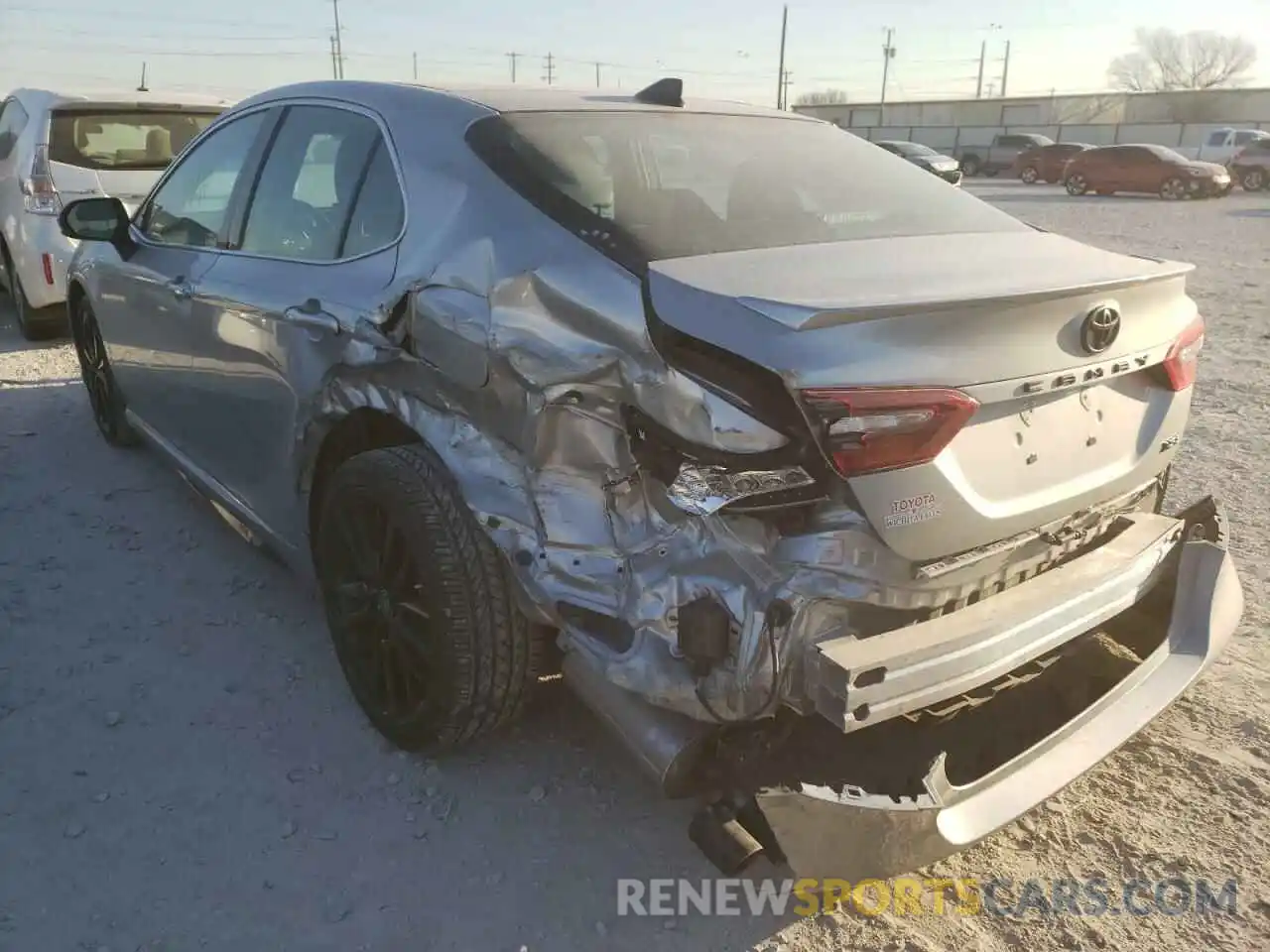 3 Photograph of a damaged car 4T1K61AK2MU464222 TOYOTA CAMRY 2021