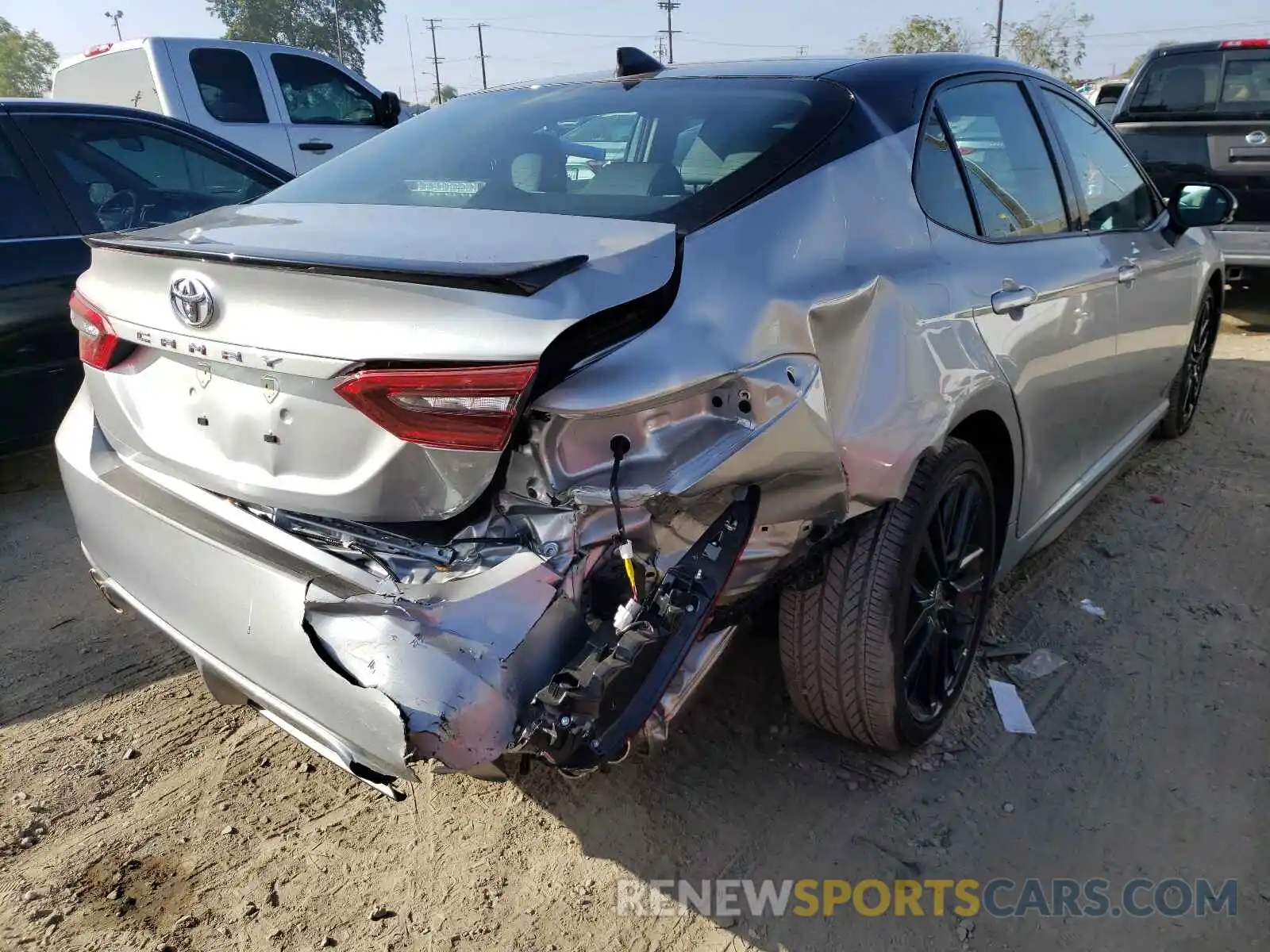 4 Photograph of a damaged car 4T1K61AK2MU482770 TOYOTA CAMRY 2021