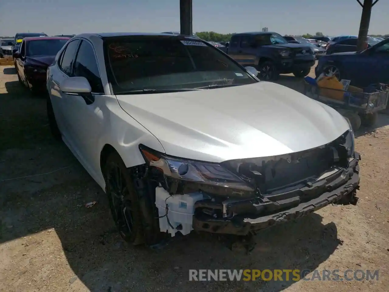 1 Photograph of a damaged car 4T1K61AK2MU529313 TOYOTA CAMRY 2021