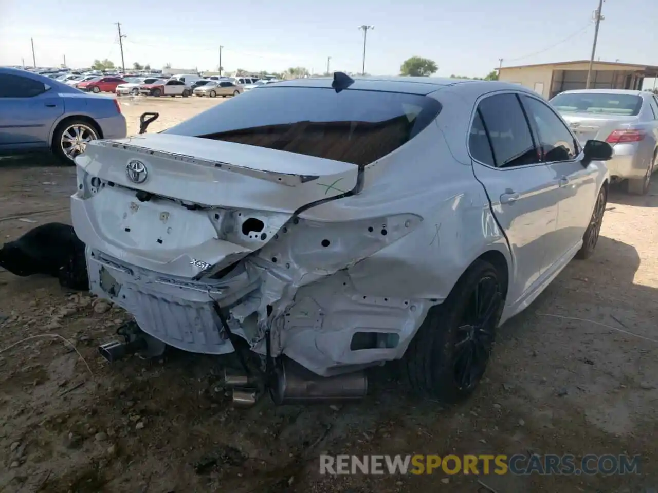 4 Photograph of a damaged car 4T1K61AK2MU529313 TOYOTA CAMRY 2021