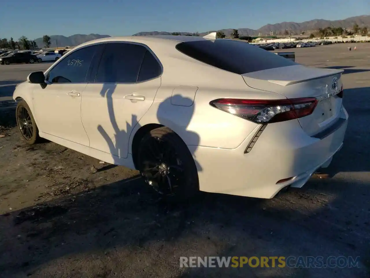 3 Photograph of a damaged car 4T1K61AK2MU532437 TOYOTA CAMRY 2021