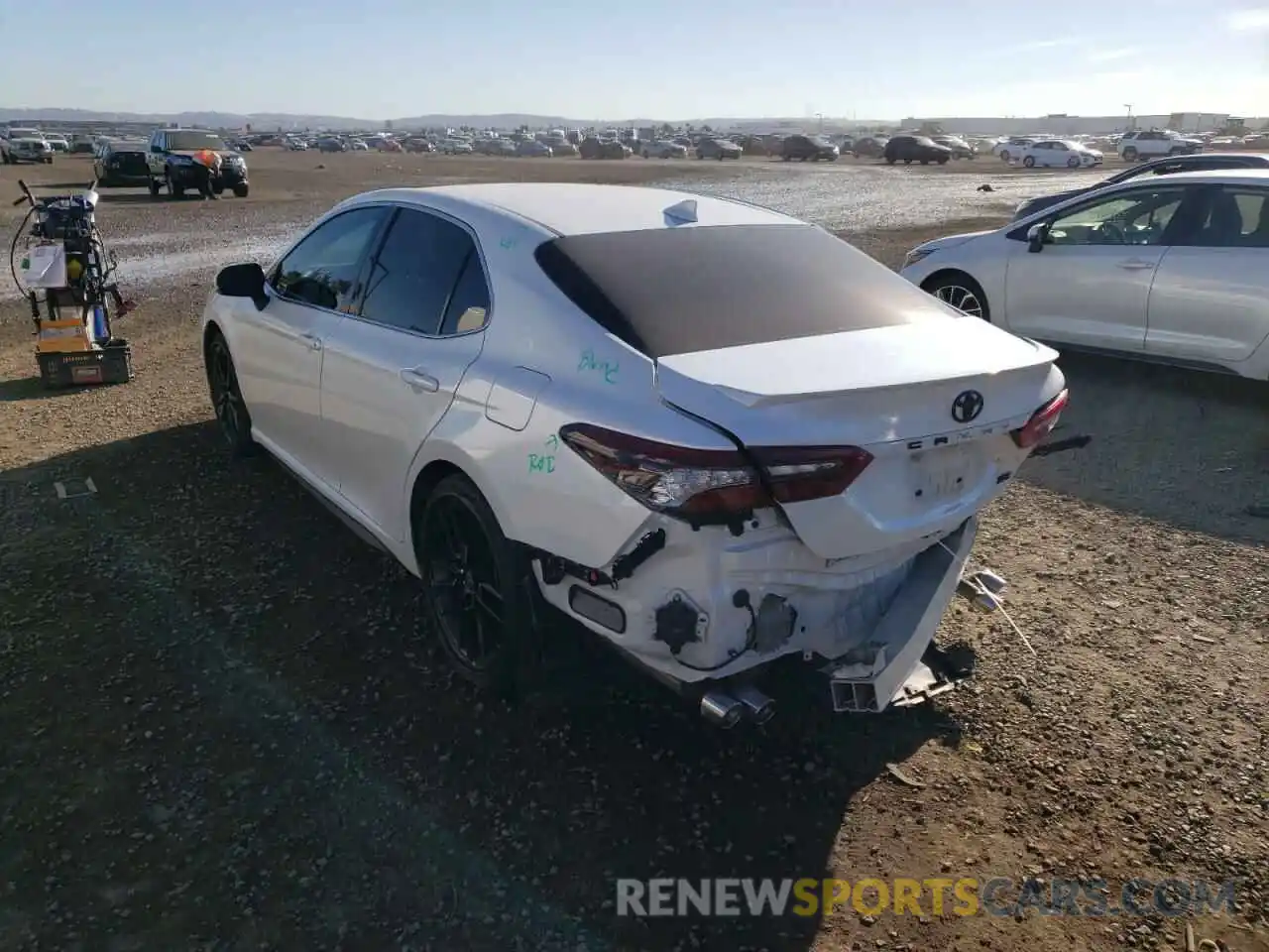 3 Photograph of a damaged car 4T1K61AK2MU539114 TOYOTA CAMRY 2021