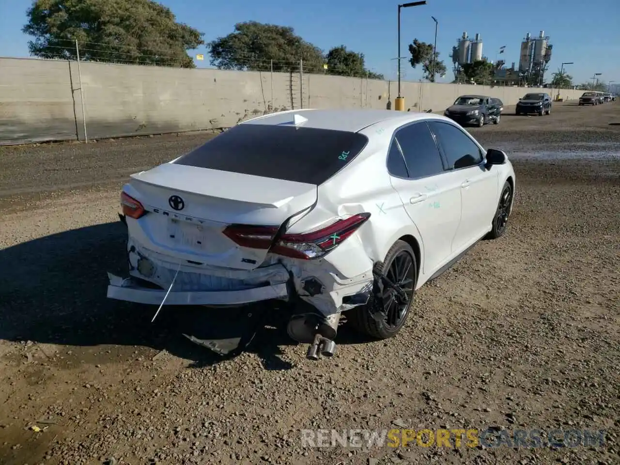 4 Photograph of a damaged car 4T1K61AK2MU539114 TOYOTA CAMRY 2021