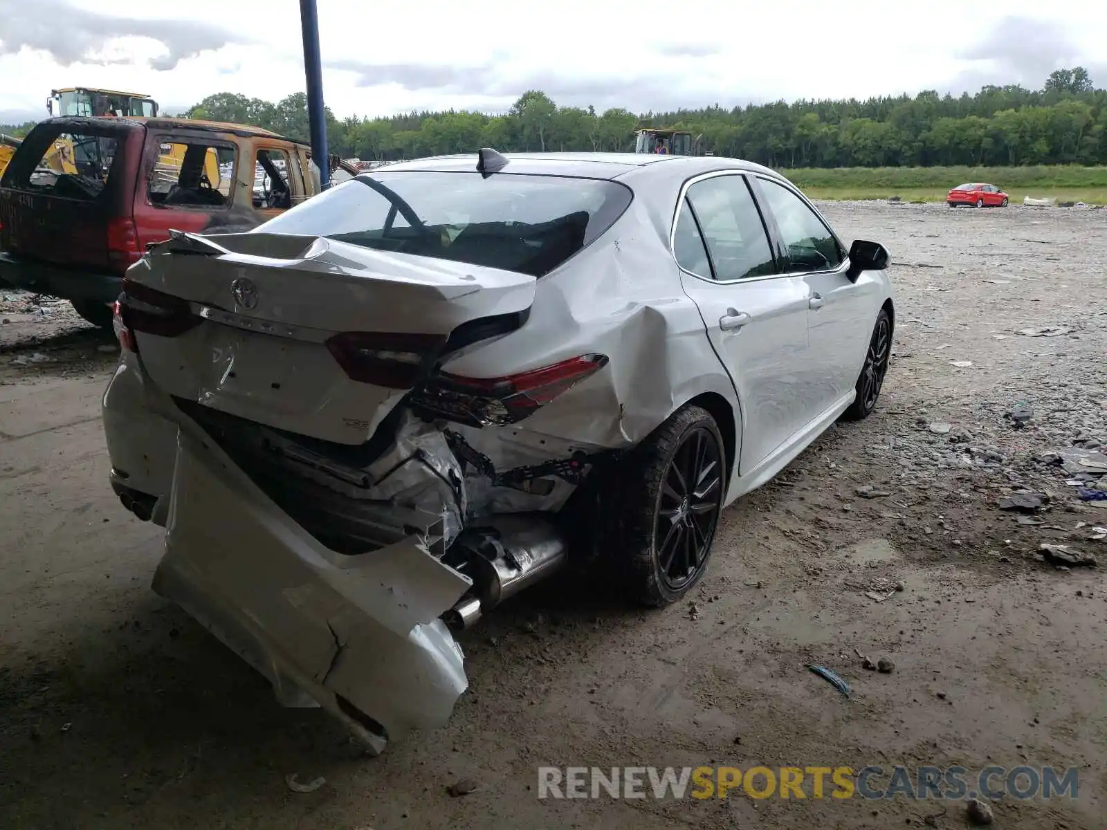 4 Photograph of a damaged car 4T1K61AK2MU573327 TOYOTA CAMRY 2021