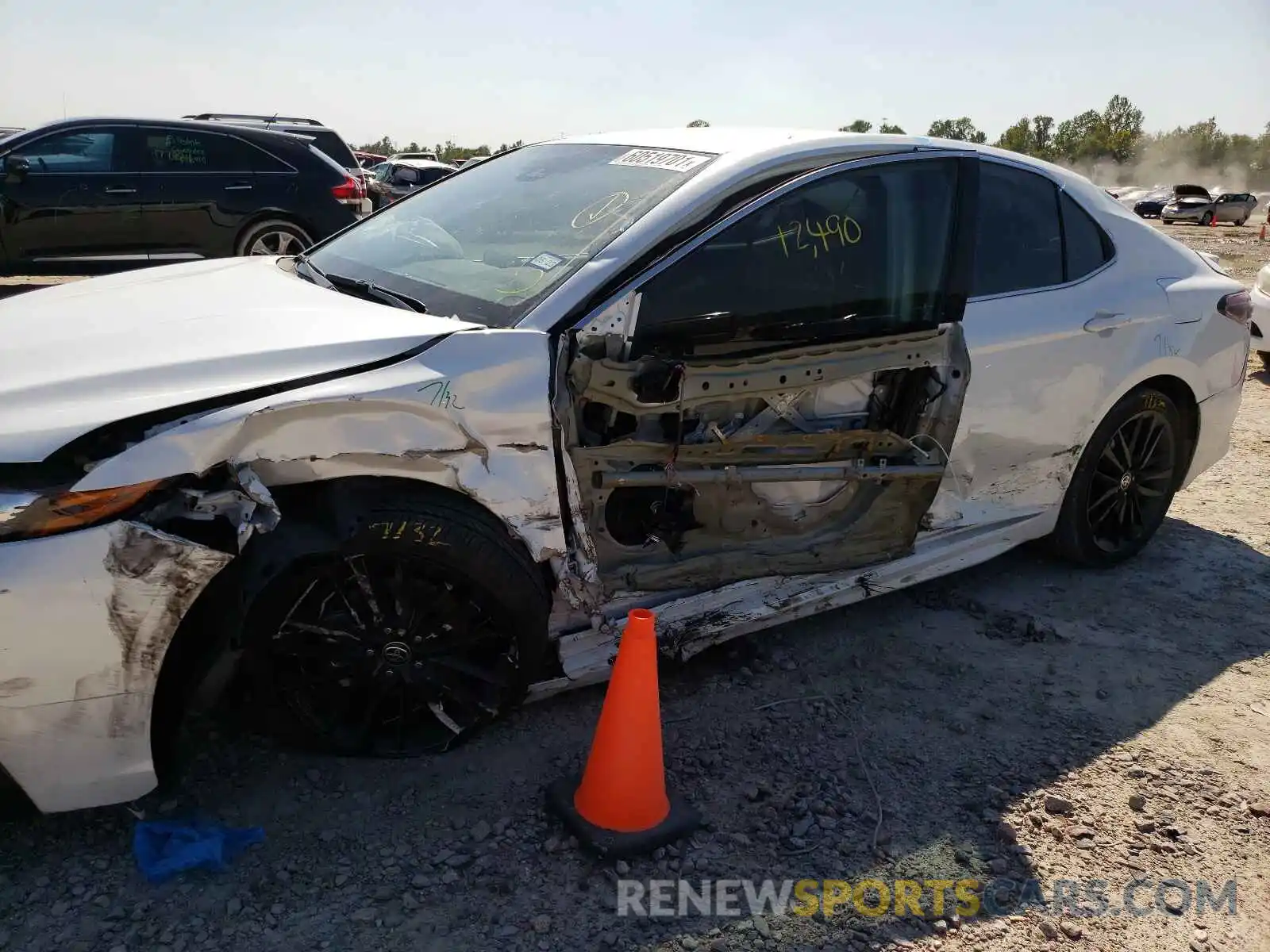 9 Photograph of a damaged car 4T1K61AK2MU577510 TOYOTA CAMRY 2021