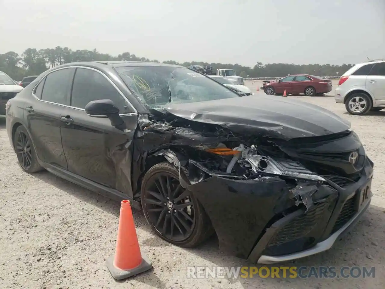 1 Photograph of a damaged car 4T1K61AK3MU411383 TOYOTA CAMRY 2021