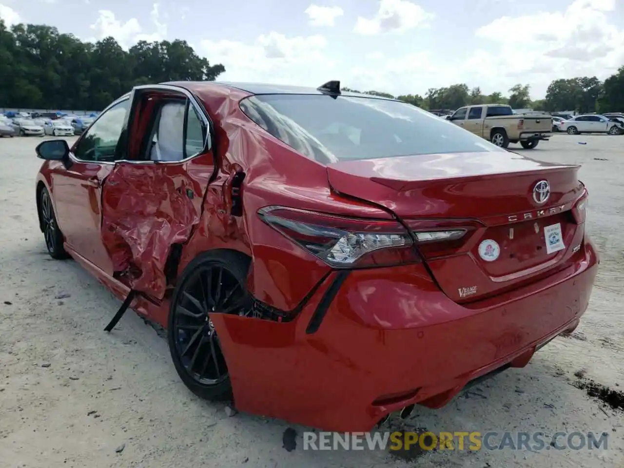 3 Photograph of a damaged car 4T1K61AK3MU481918 TOYOTA CAMRY 2021