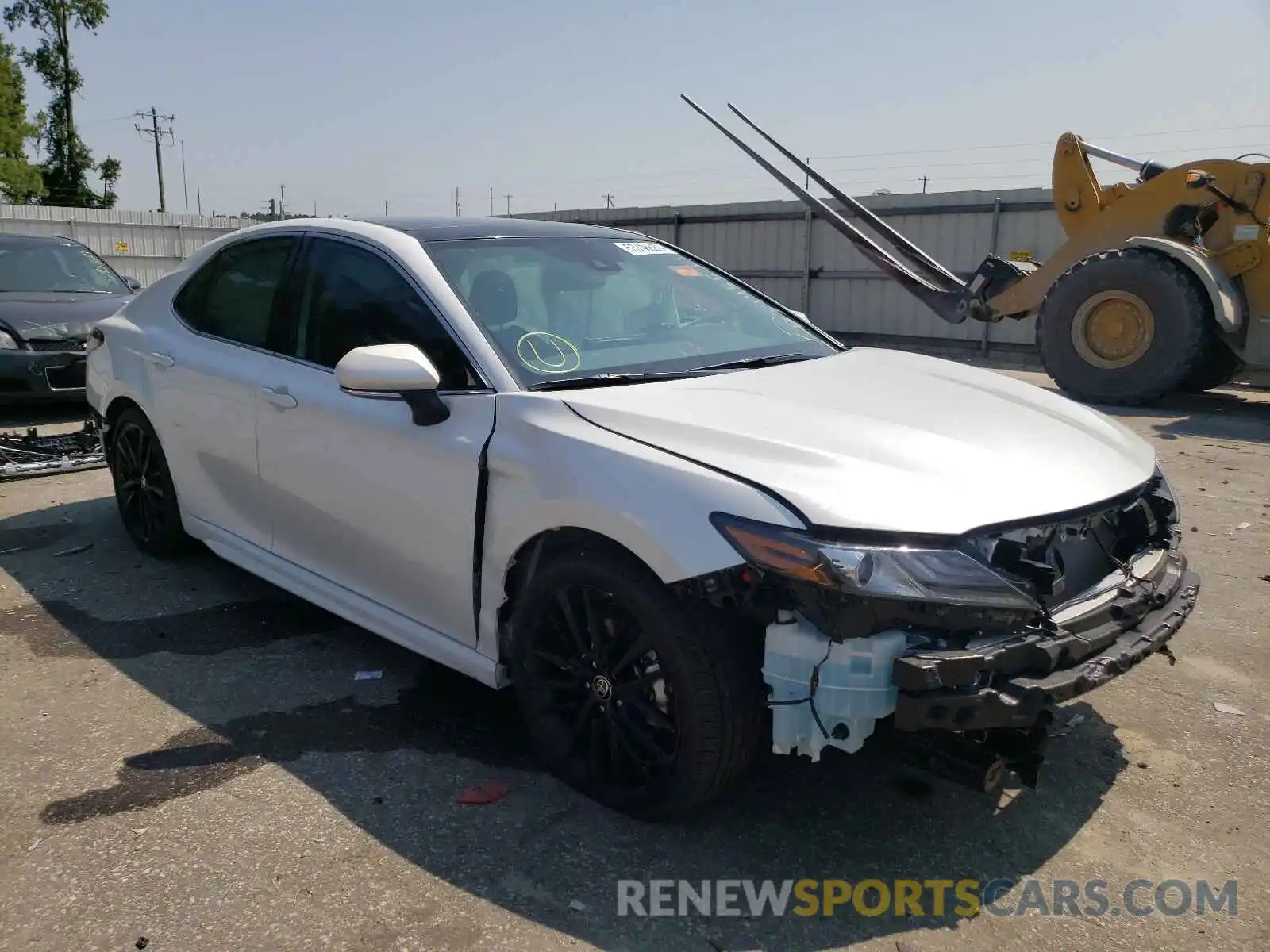 1 Photograph of a damaged car 4T1K61AK3MU571800 TOYOTA CAMRY 2021