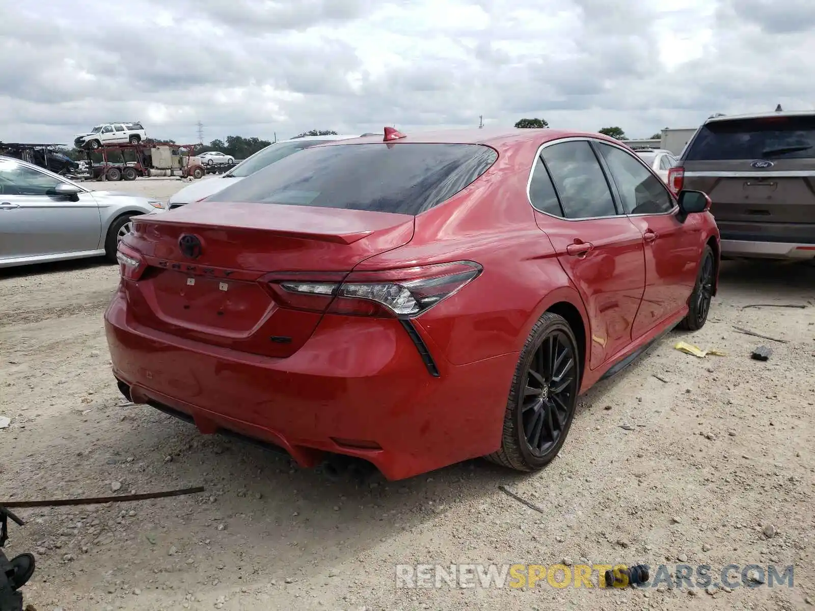 4 Photograph of a damaged car 4T1K61AK4MU414339 TOYOTA CAMRY 2021