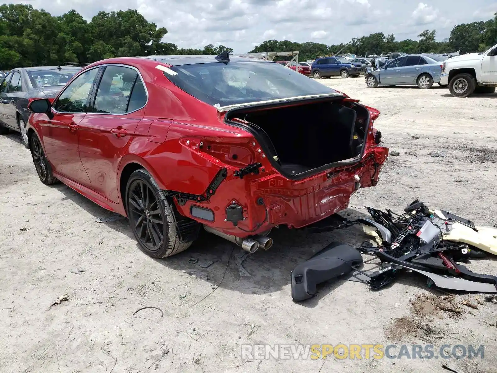 3 Photograph of a damaged car 4T1K61AK4MU417306 TOYOTA CAMRY 2021