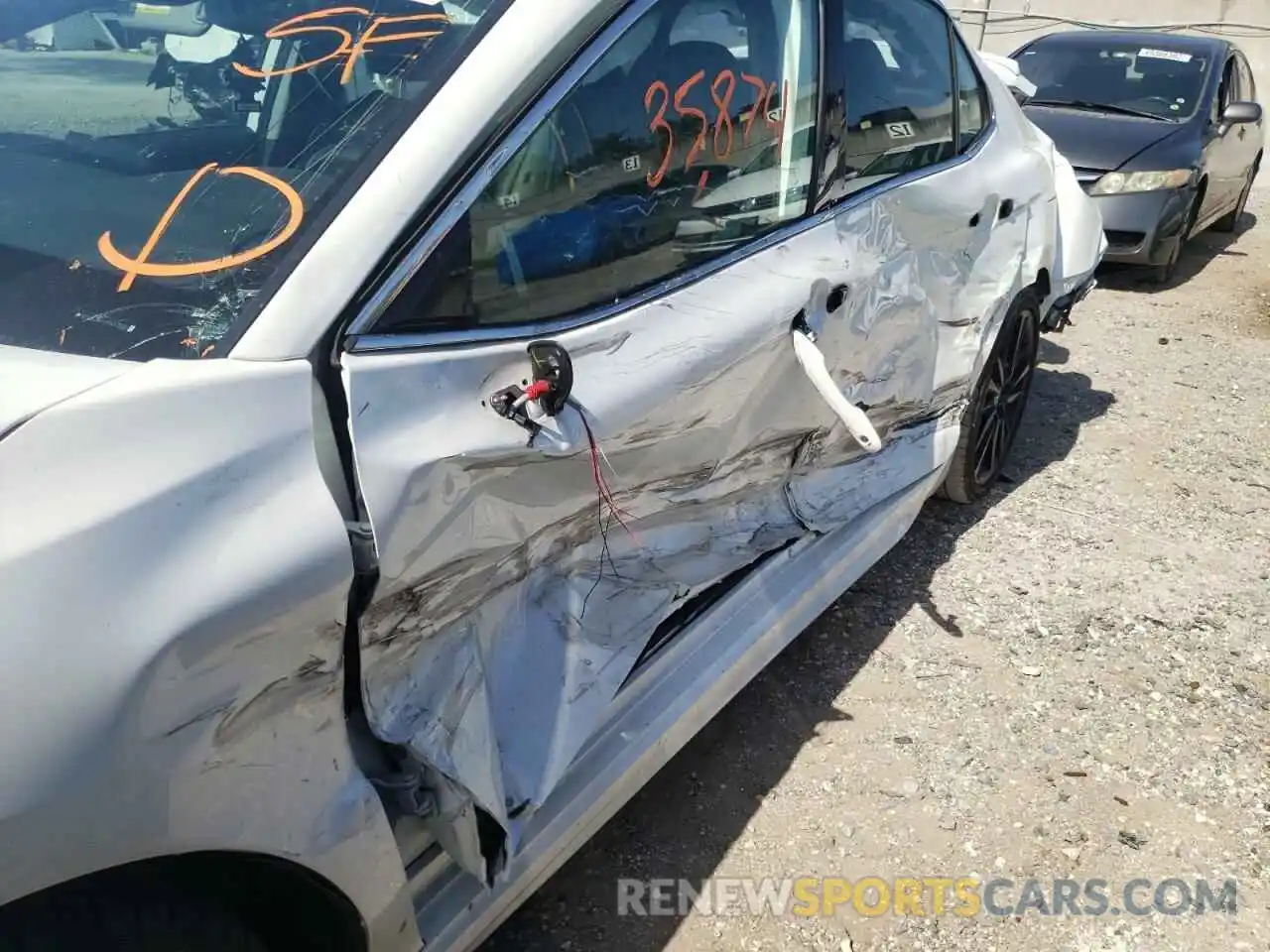 10 Photograph of a damaged car 4T1K61AK4MU417533 TOYOTA CAMRY 2021