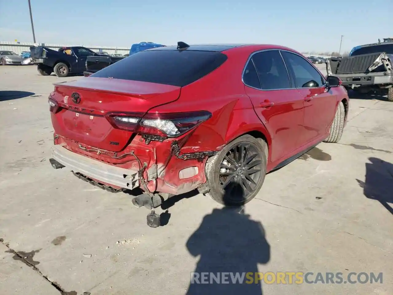 4 Photograph of a damaged car 4T1K61AK4MU422246 TOYOTA CAMRY 2021