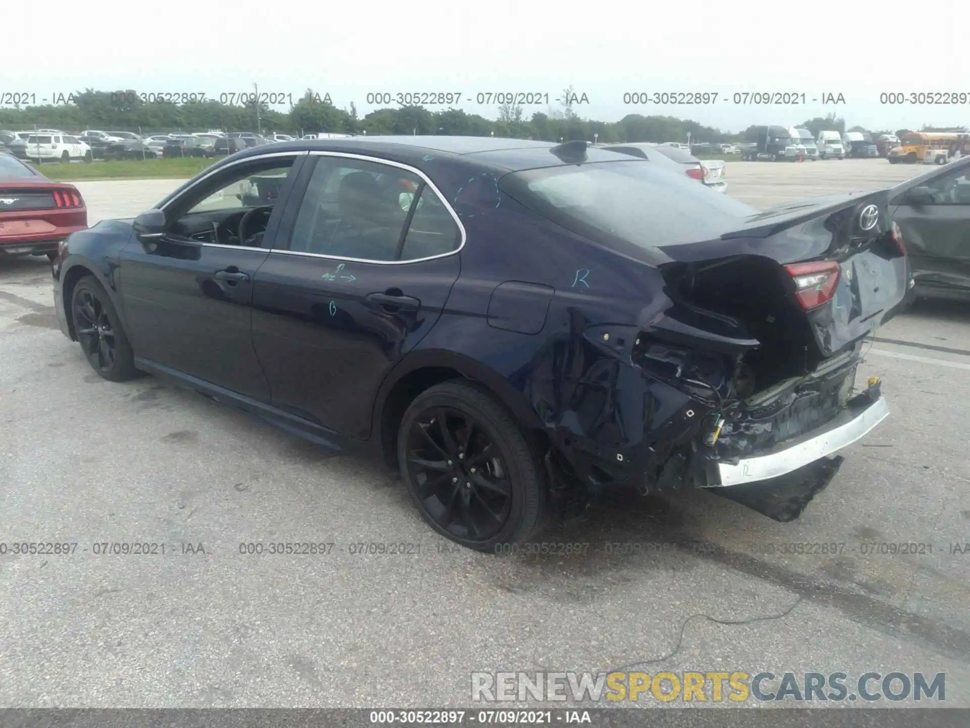 3 Photograph of a damaged car 4T1K61AK4MU424496 TOYOTA CAMRY 2021