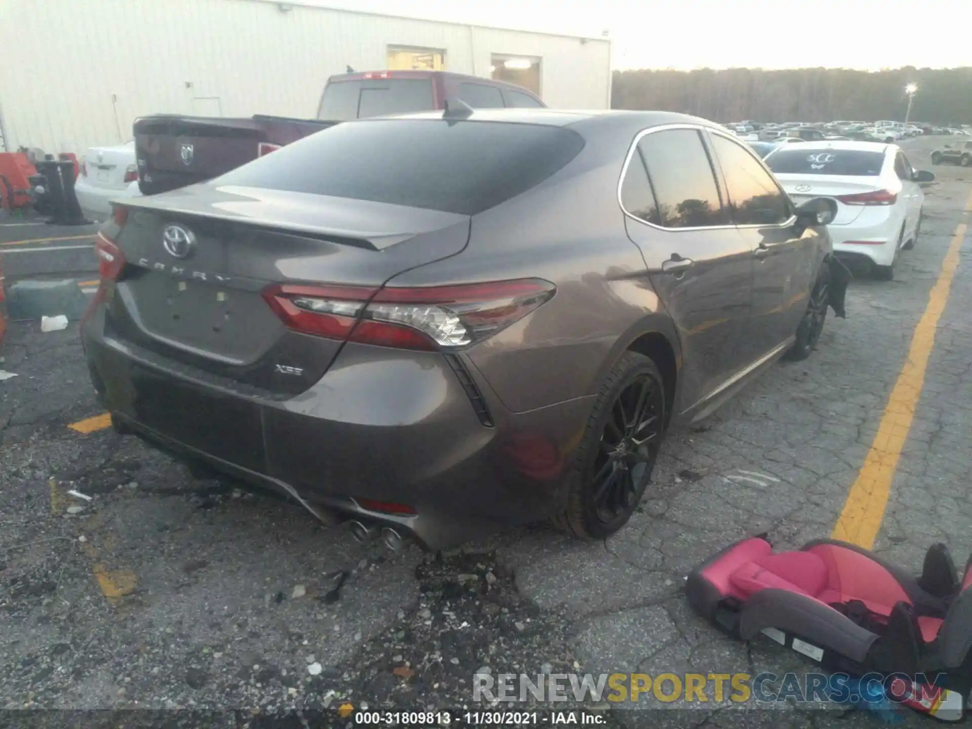 4 Photograph of a damaged car 4T1K61AK4MU424711 TOYOTA CAMRY 2021