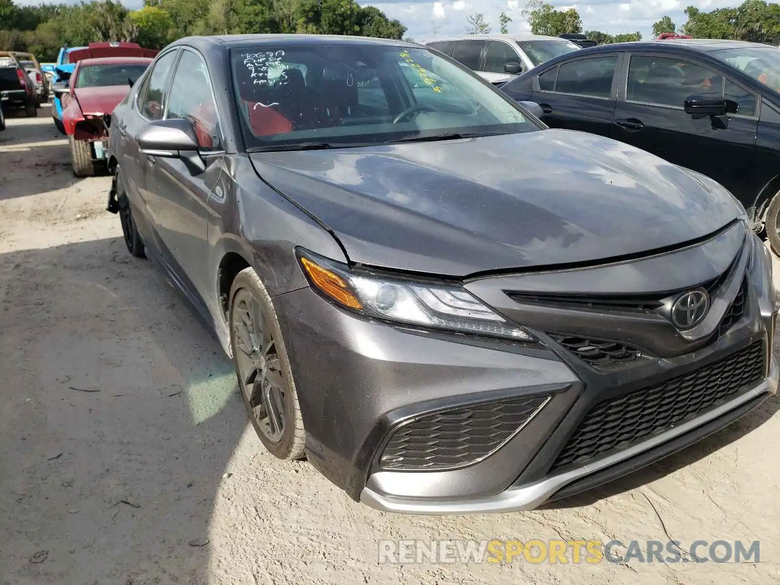 1 Photograph of a damaged car 4T1K61AK4MU552740 TOYOTA CAMRY 2021