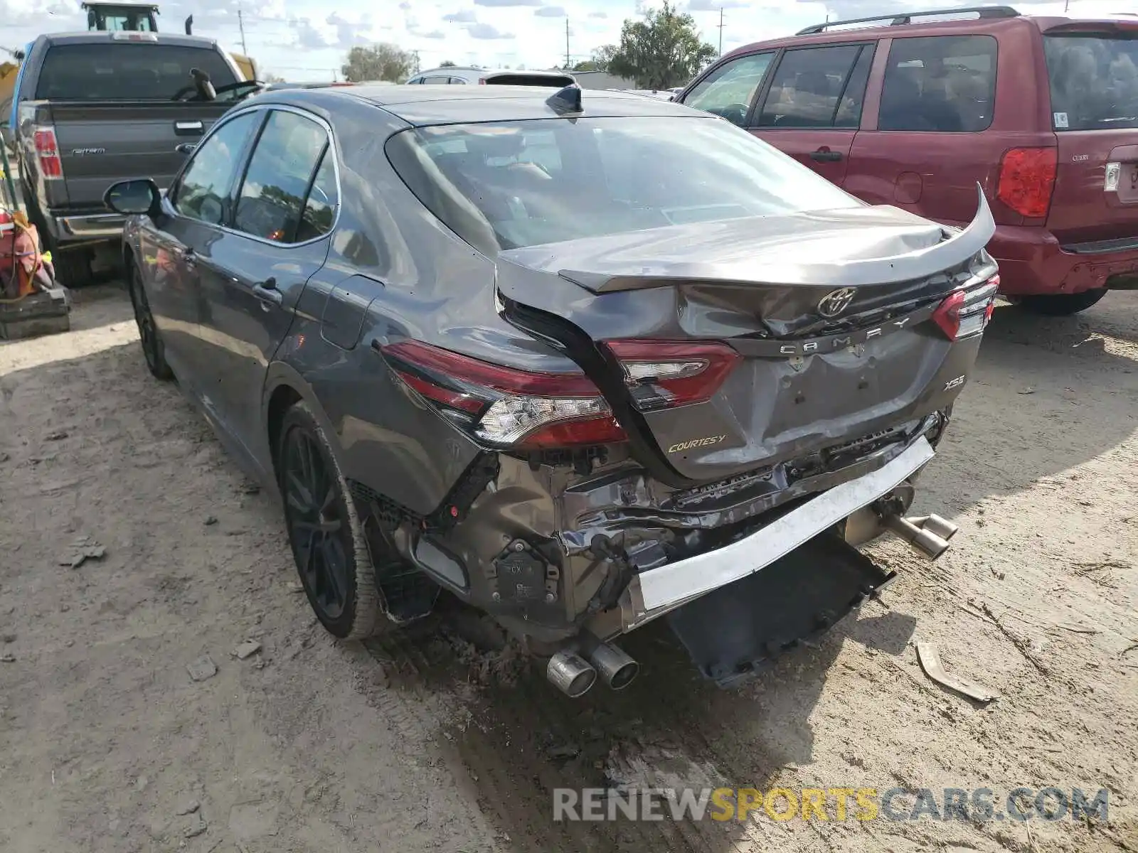 3 Photograph of a damaged car 4T1K61AK4MU552740 TOYOTA CAMRY 2021