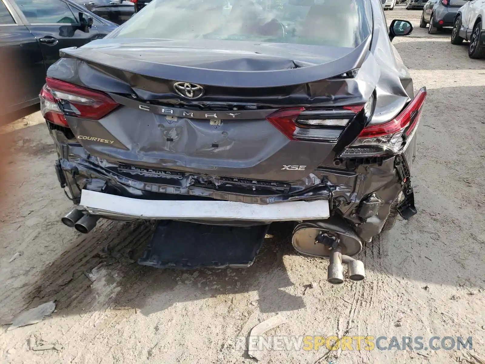 9 Photograph of a damaged car 4T1K61AK4MU552740 TOYOTA CAMRY 2021