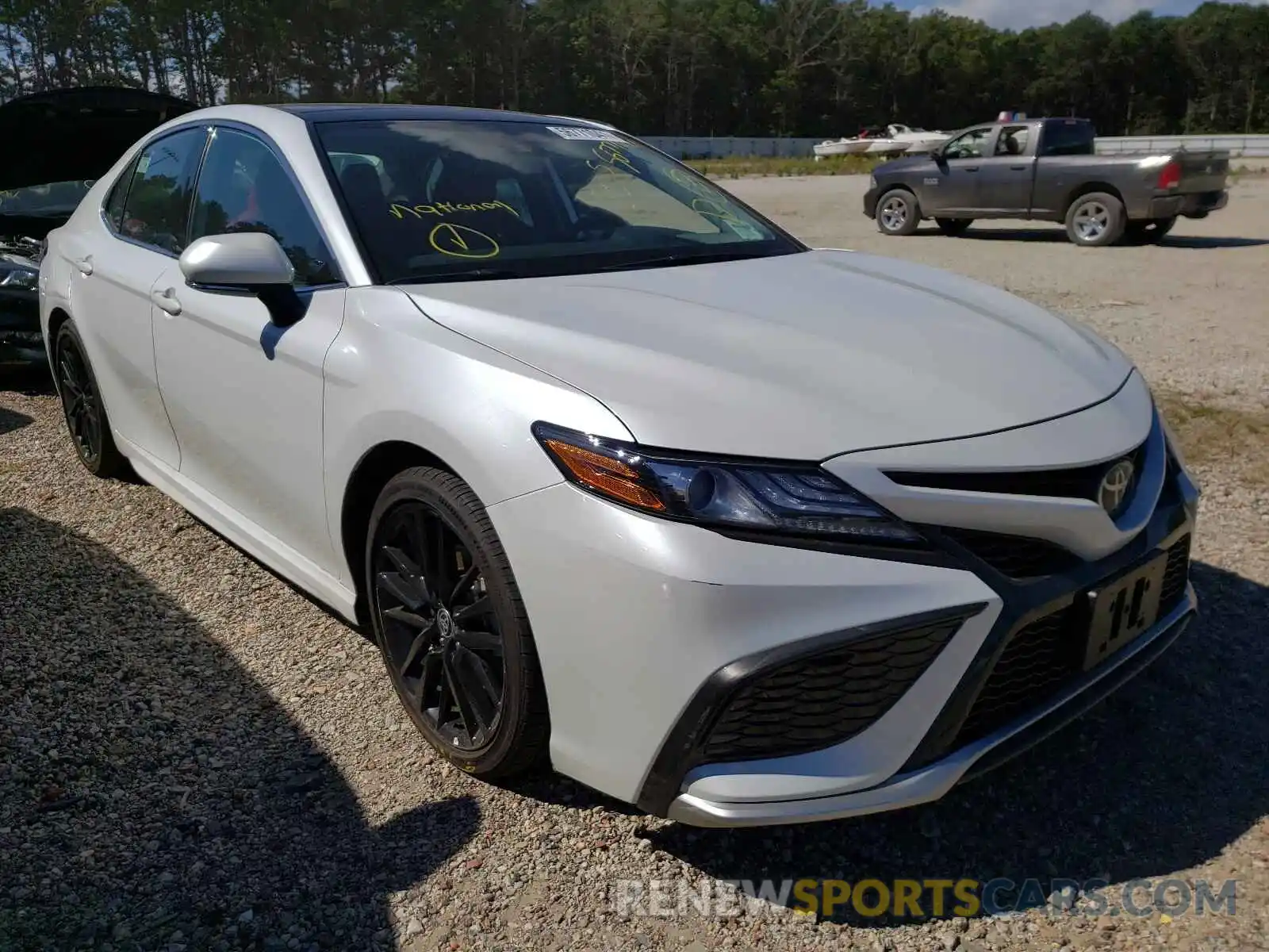 1 Photograph of a damaged car 4T1K61AK4MU606408 TOYOTA CAMRY 2021