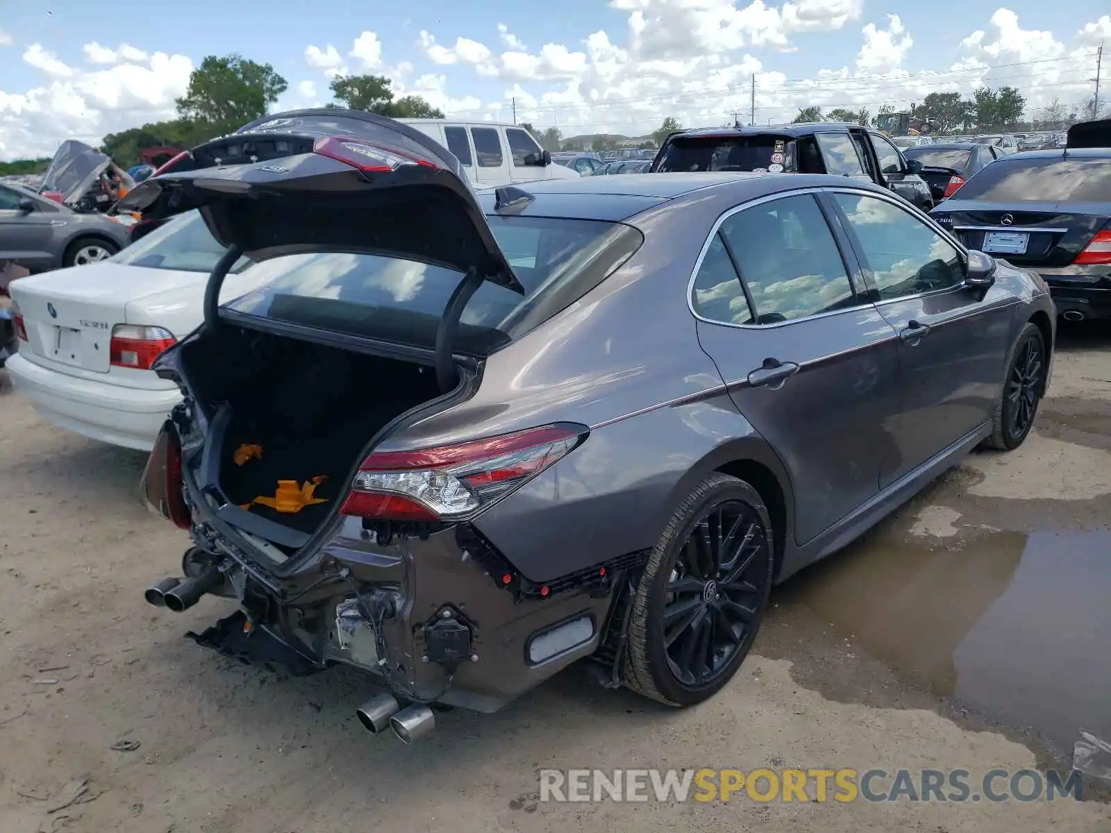 4 Photograph of a damaged car 4T1K61AK5MU423552 TOYOTA CAMRY 2021