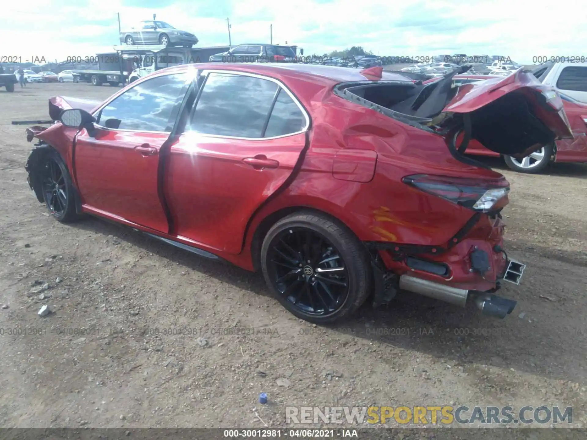 3 Photograph of a damaged car 4T1K61AK5MU424622 TOYOTA CAMRY 2021