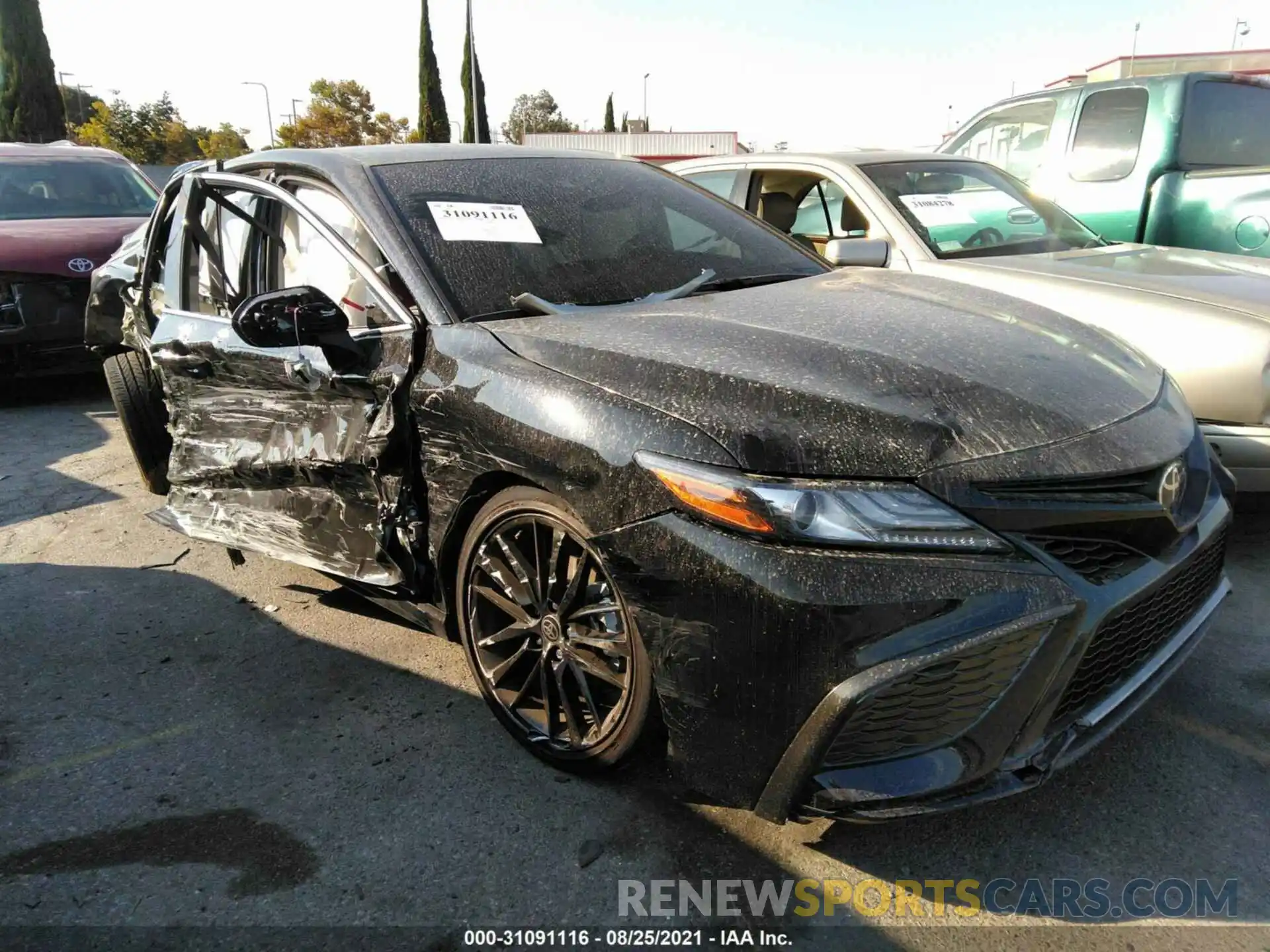 1 Photograph of a damaged car 4T1K61AK5MU586945 TOYOTA CAMRY 2021