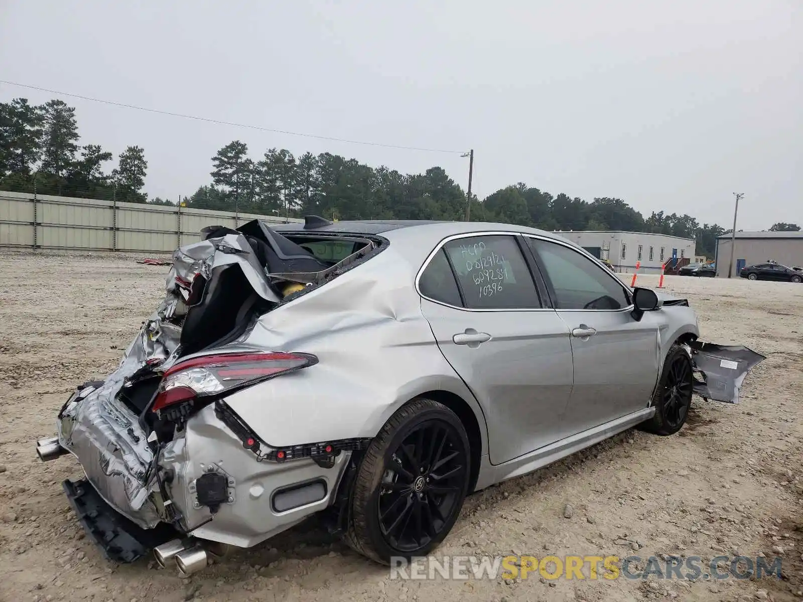 4 Photograph of a damaged car 4T1K61AK5MU609284 TOYOTA CAMRY 2021