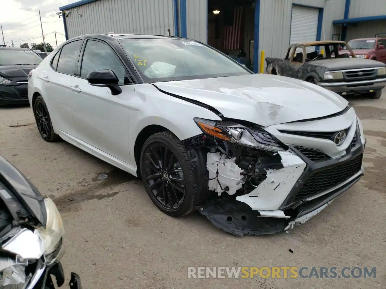 1 Photograph of a damaged car 4T1K61AK6MU409465 TOYOTA CAMRY 2021