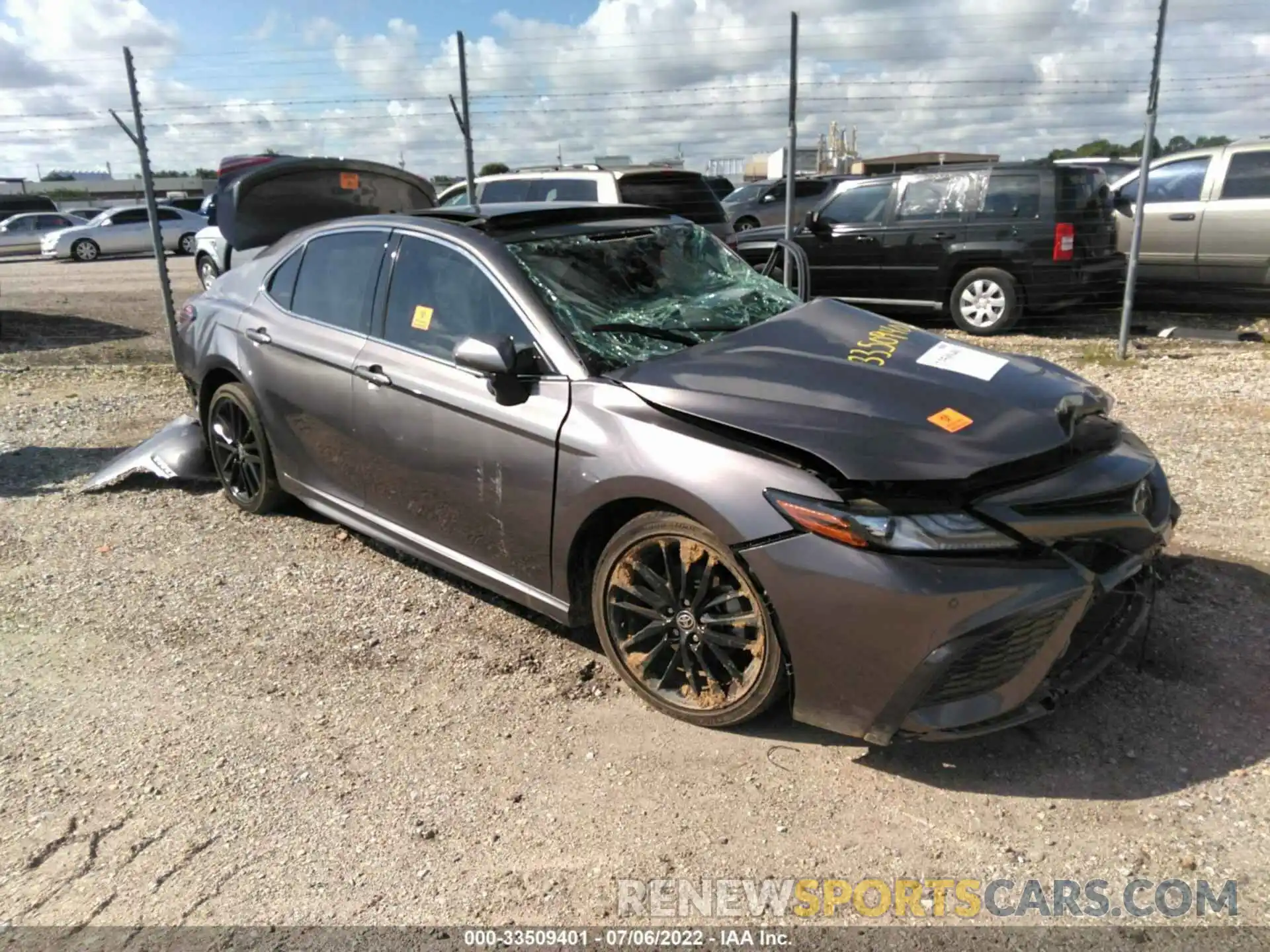 1 Photograph of a damaged car 4T1K61AK6MU411720 TOYOTA CAMRY 2021