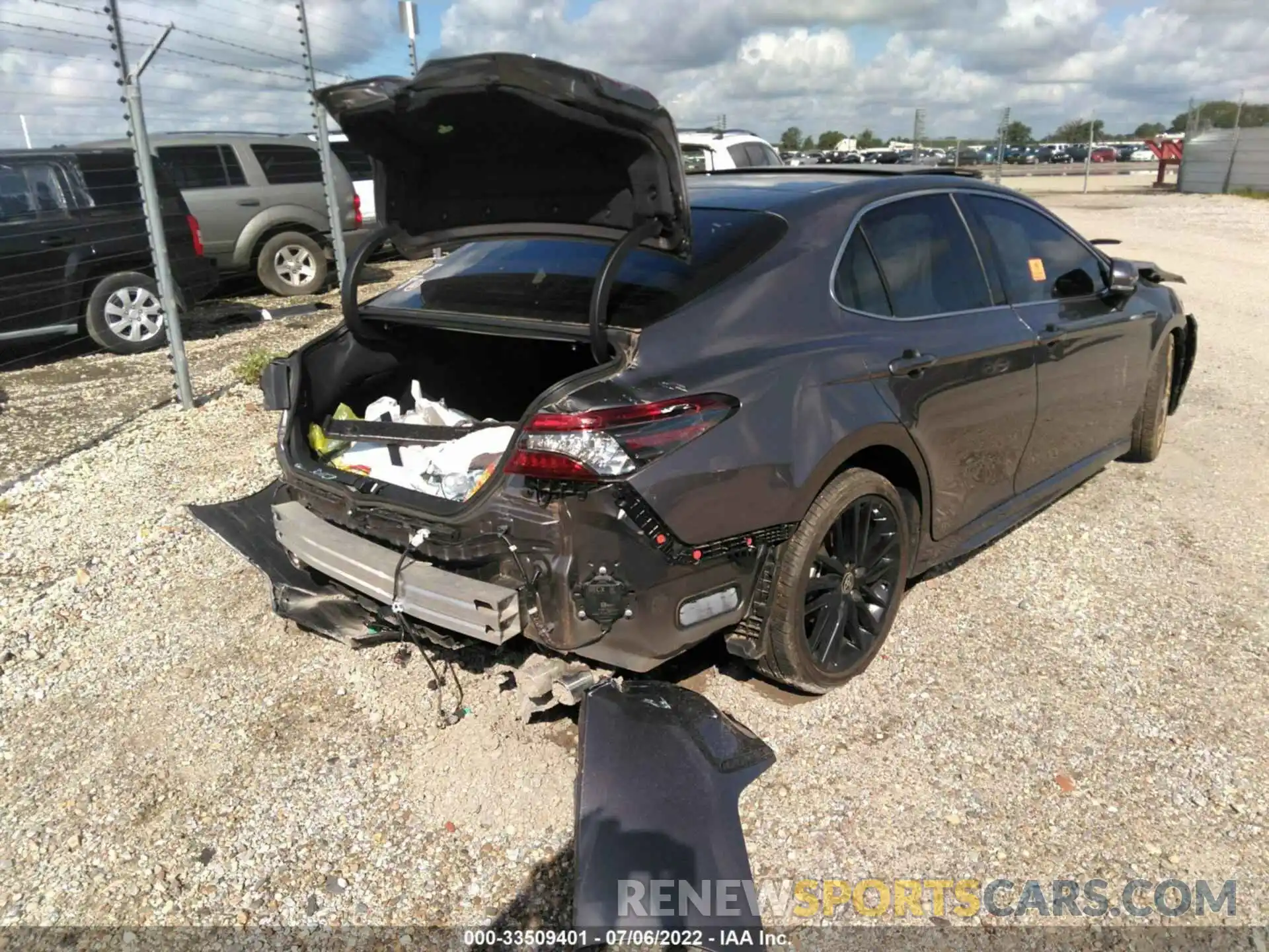 4 Photograph of a damaged car 4T1K61AK6MU411720 TOYOTA CAMRY 2021