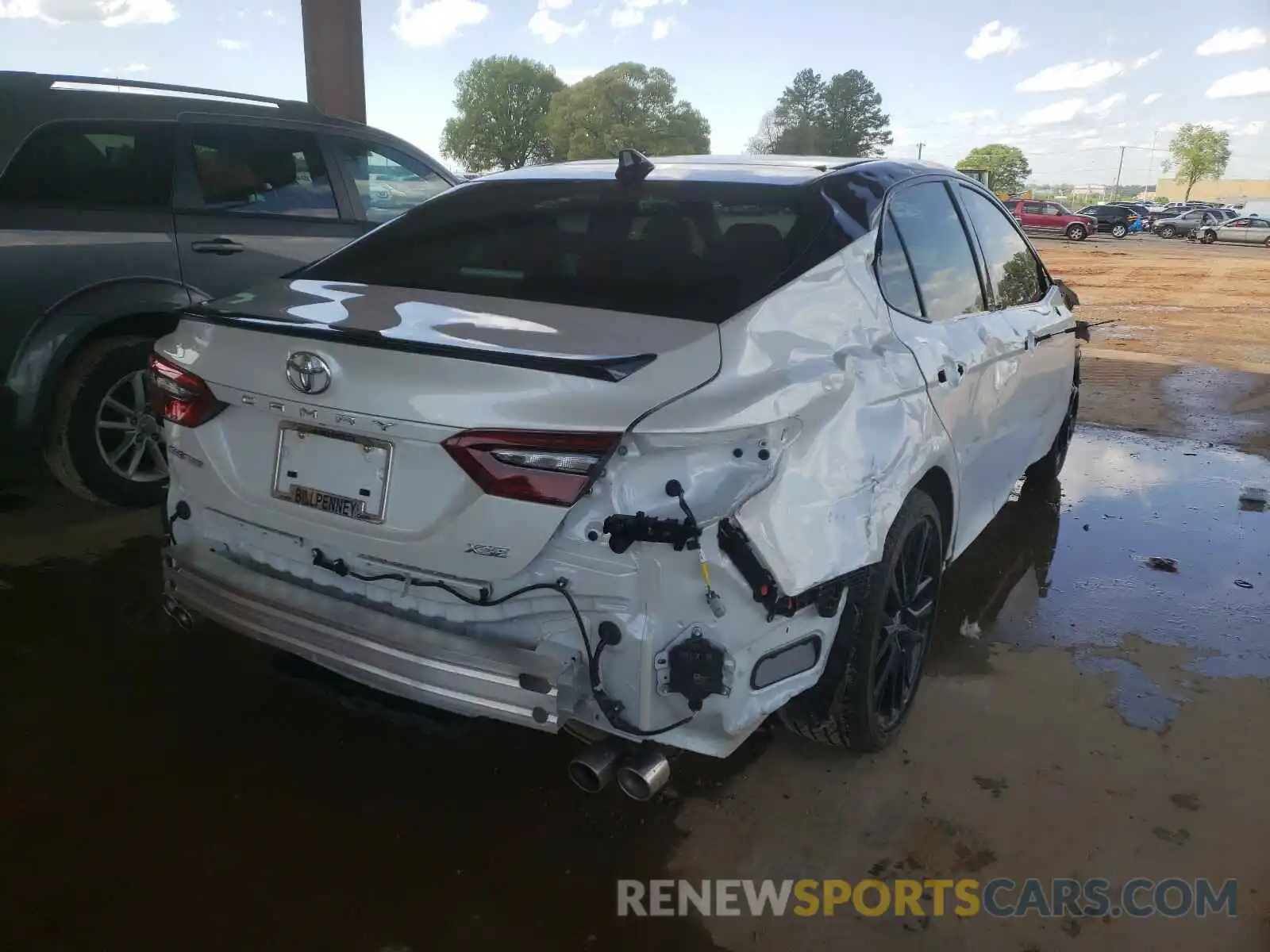 4 Photograph of a damaged car 4T1K61AK6MU421874 TOYOTA CAMRY 2021