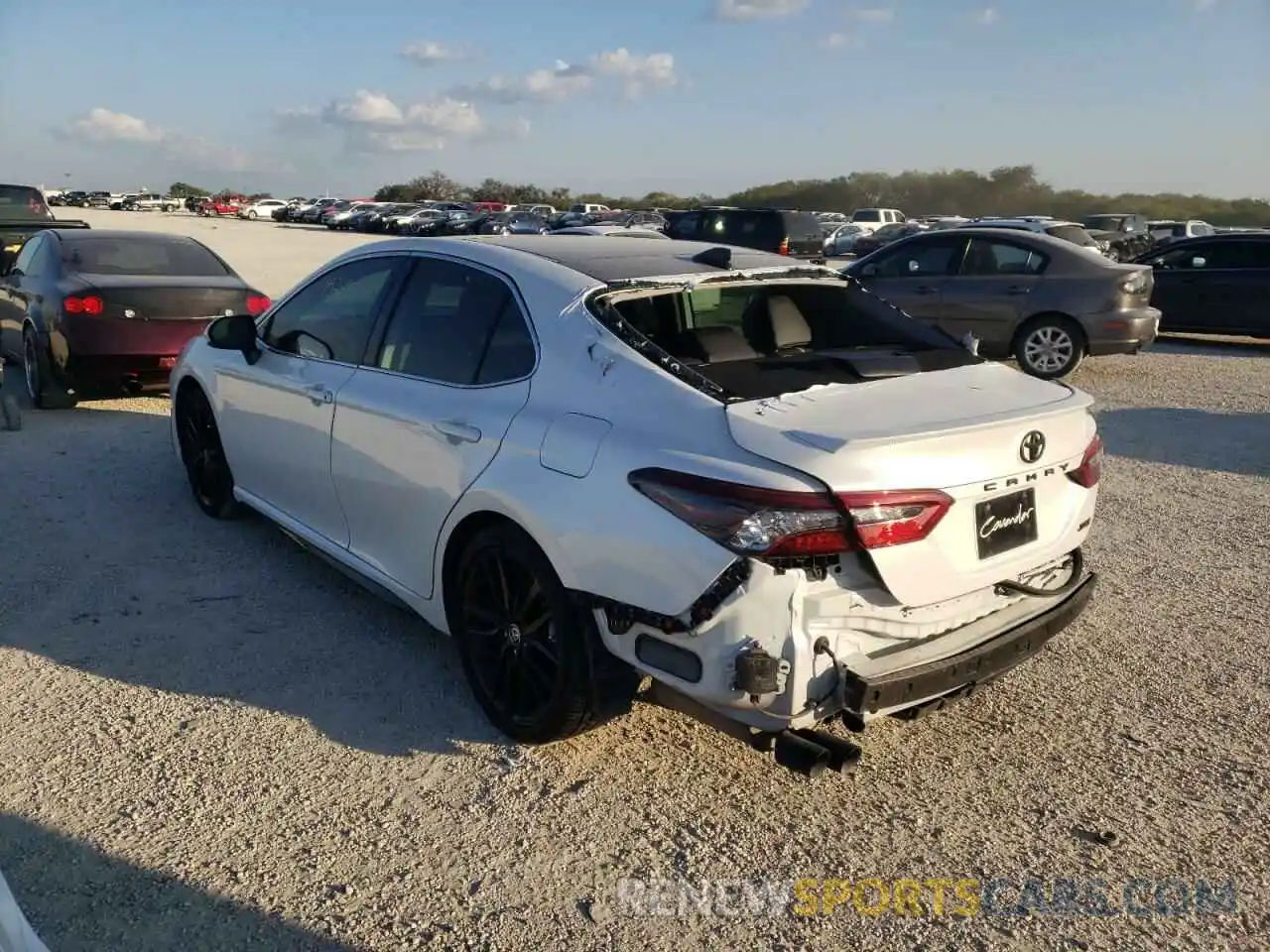 3 Photograph of a damaged car 4T1K61AK6MU424466 TOYOTA CAMRY 2021