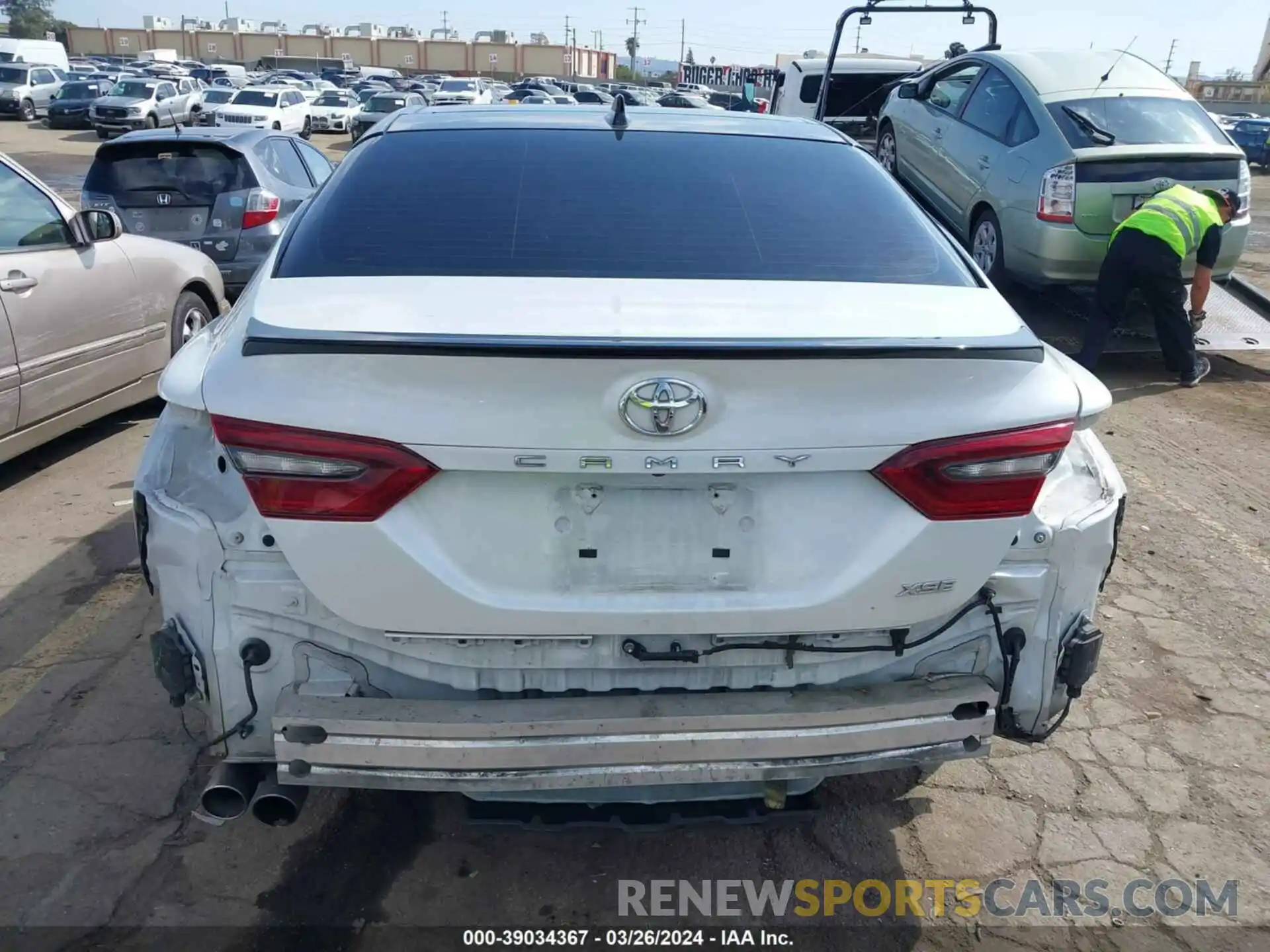 17 Photograph of a damaged car 4T1K61AK6MU441042 TOYOTA CAMRY 2021