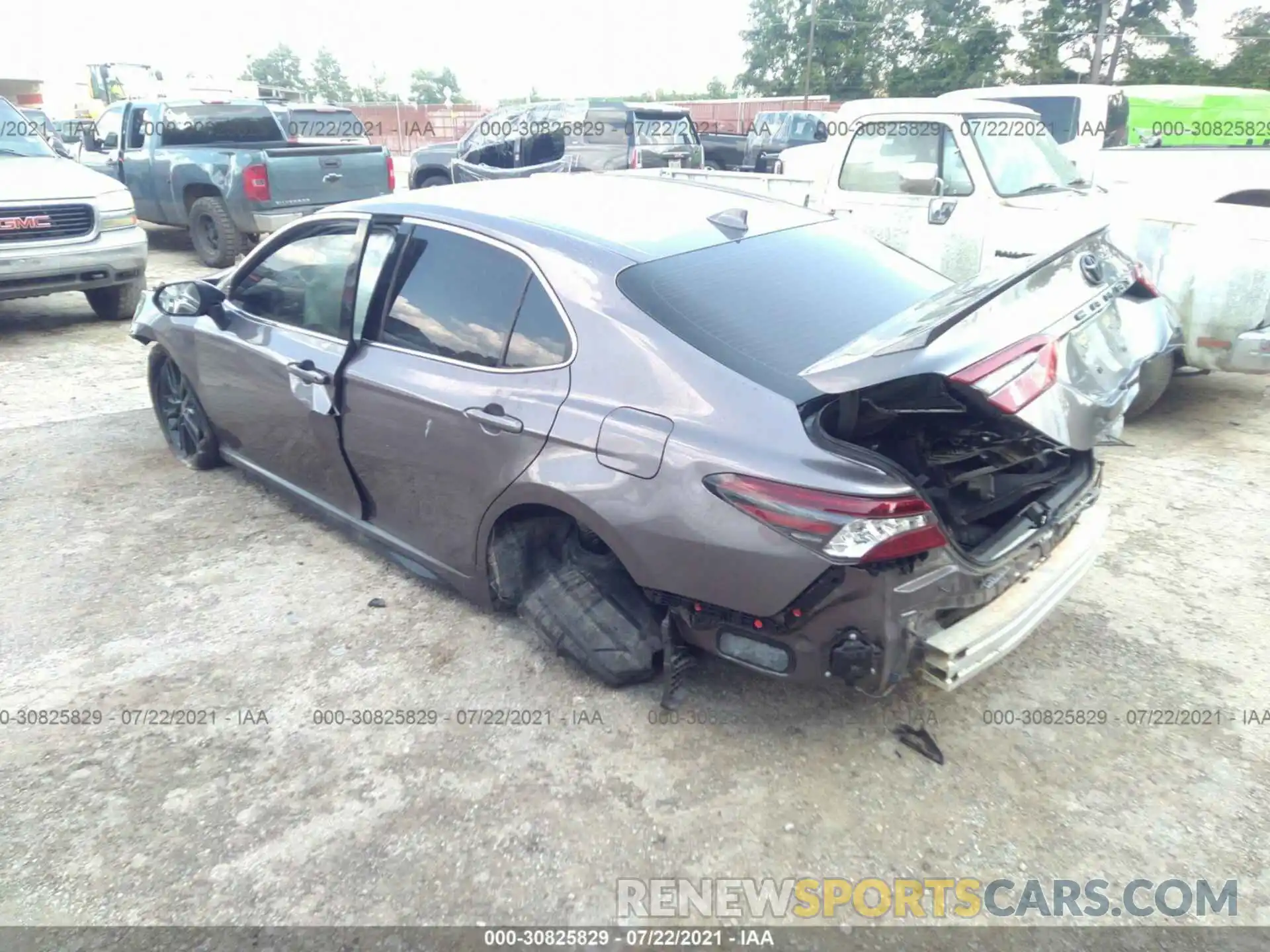 3 Photograph of a damaged car 4T1K61AK6MU443843 TOYOTA CAMRY 2021