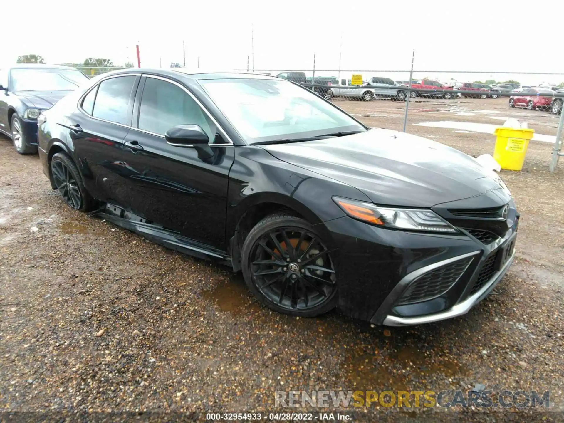 1 Photograph of a damaged car 4T1K61AK6MU517083 TOYOTA CAMRY 2021